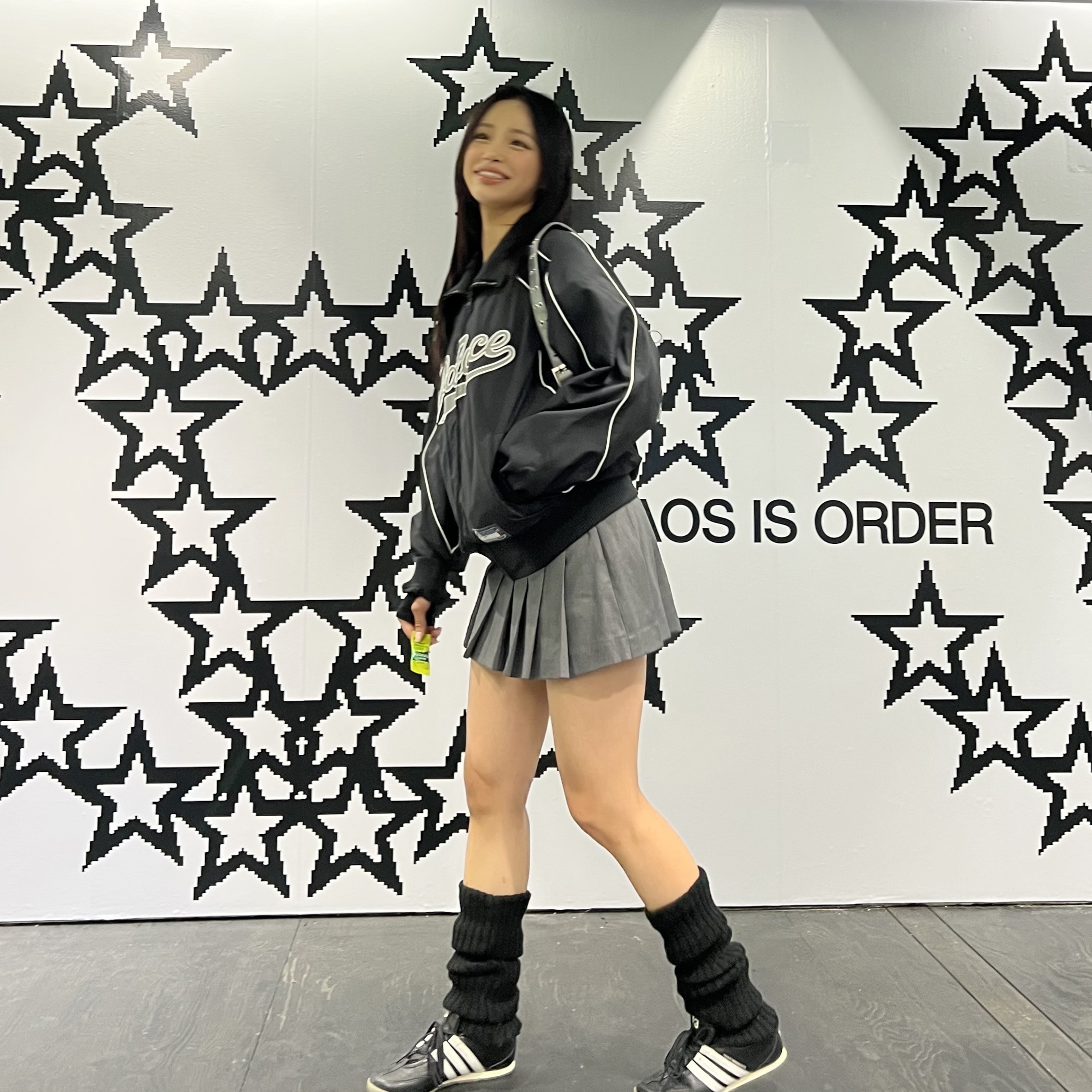 Y-3 복싱 블랙 크림 화이트, 팔라스 스포츠 밋 스크립트 자켓 블랙 - 22FW 착용 스타일 - 1