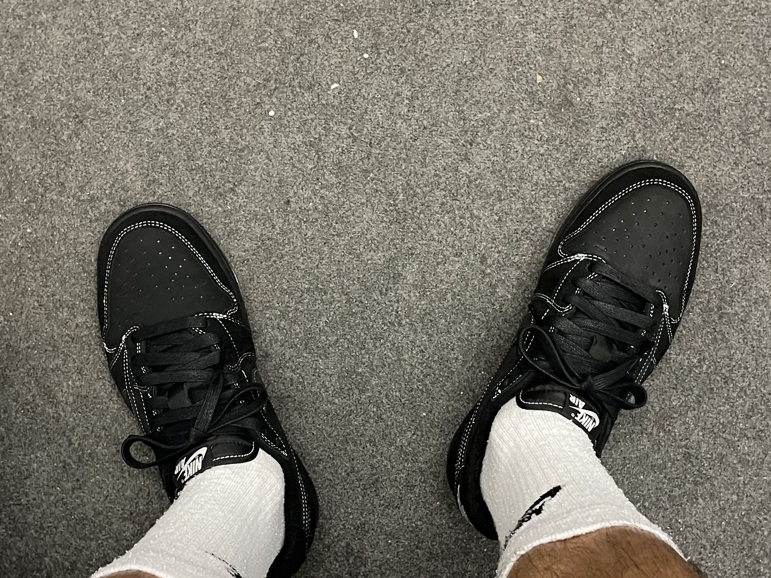 Jordan 1 x Travis Scott Retro Low OG SP Black Phantom 착용 스타일