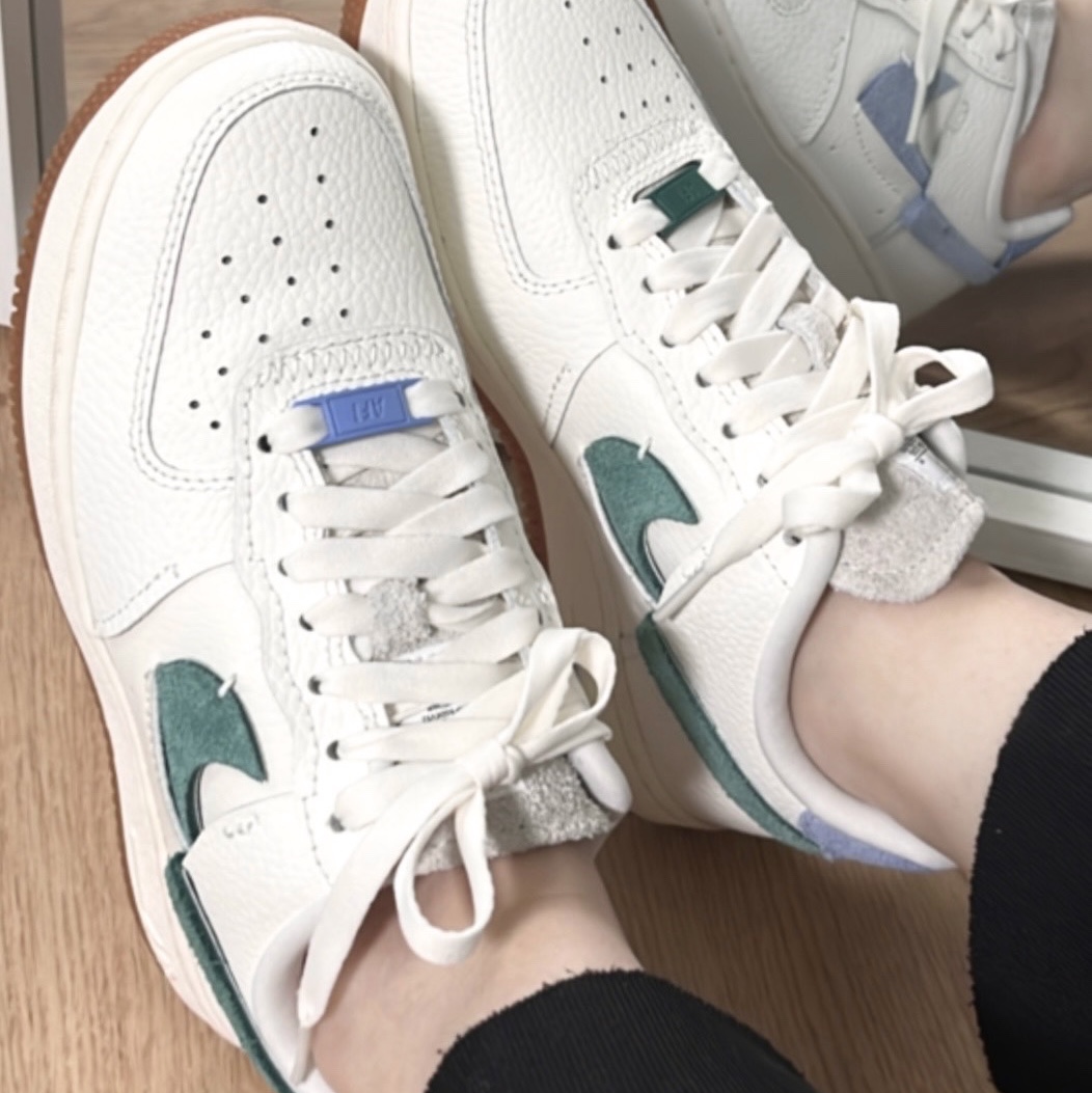 (W) Nike Air Force 1 Vandalized Sail Mystic Green 착용 스타일
