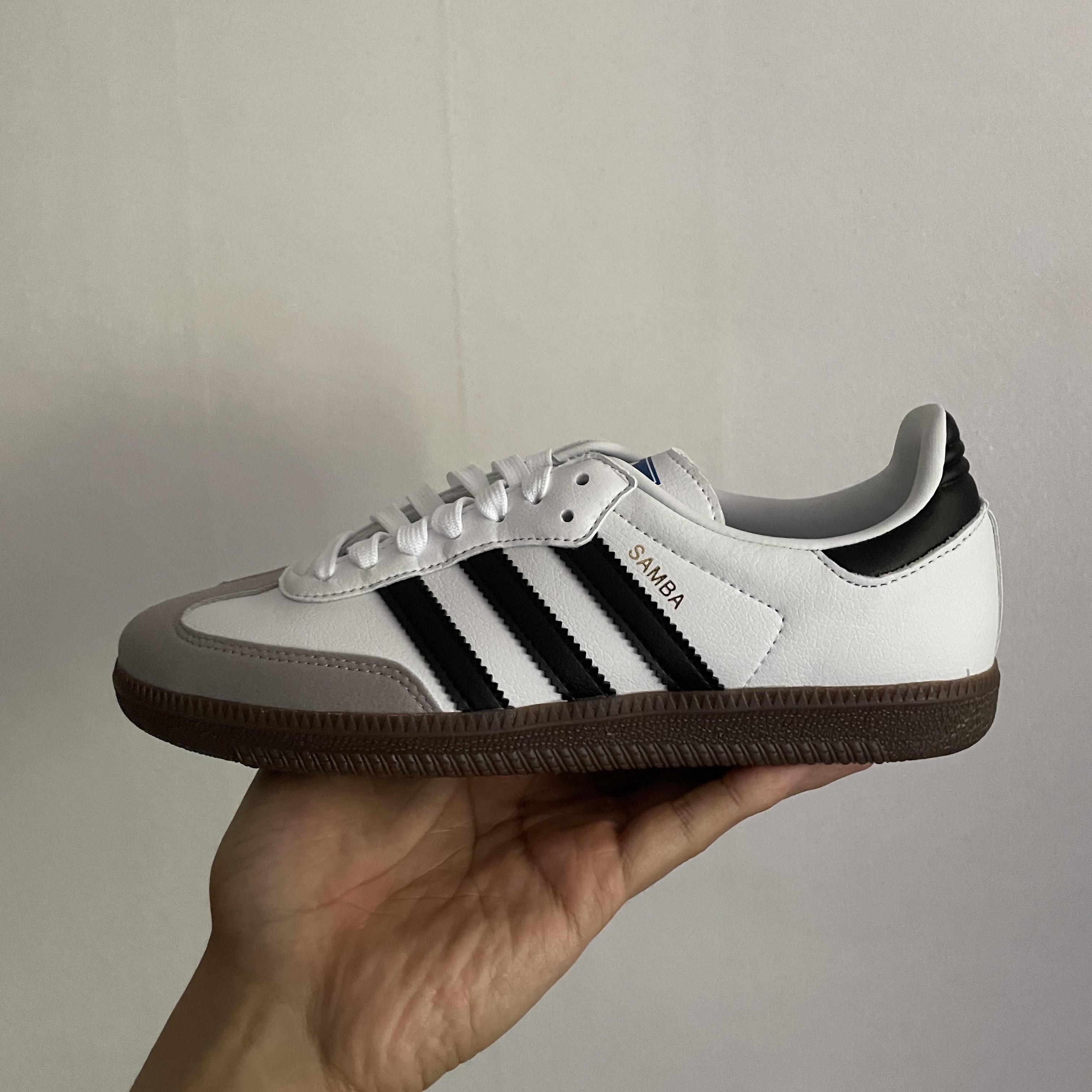 Adidas Samba Vegan White Black 착용 스타일 - 1