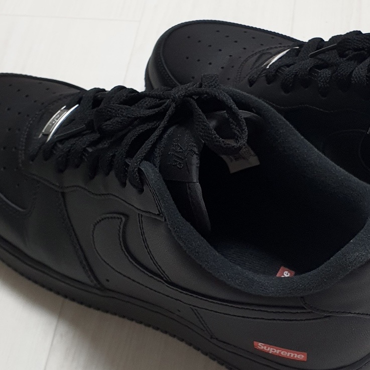 Nike x Supreme Air Force 1 Low Black 착용 스타일