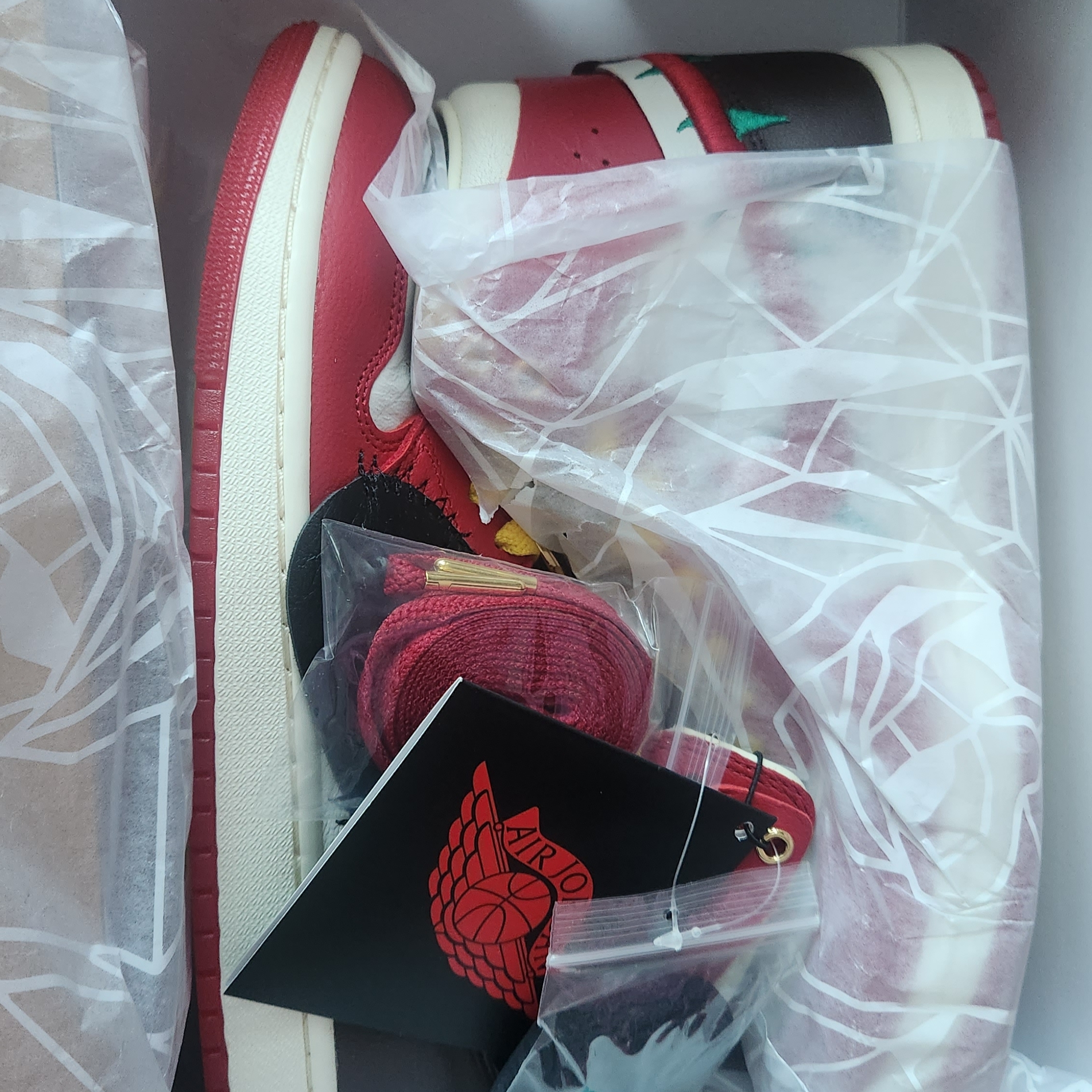 (W) Jordan 1 x Teyana Taylor Zoom CMFT 2 Gym Red 착용 스타일 - 3