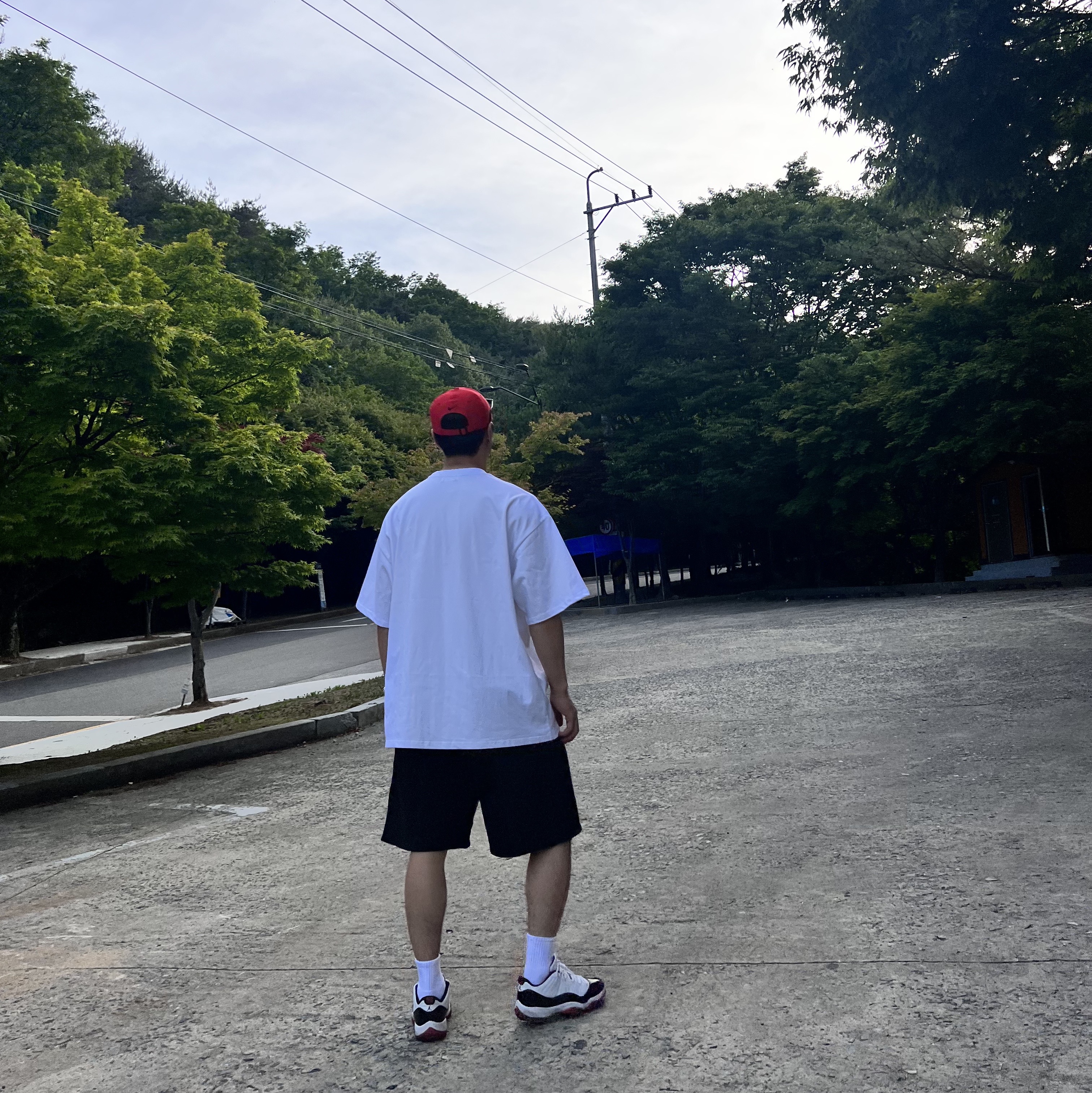 Jordan 11 Retro Low Concord Bred 착용 스타일 - 2
