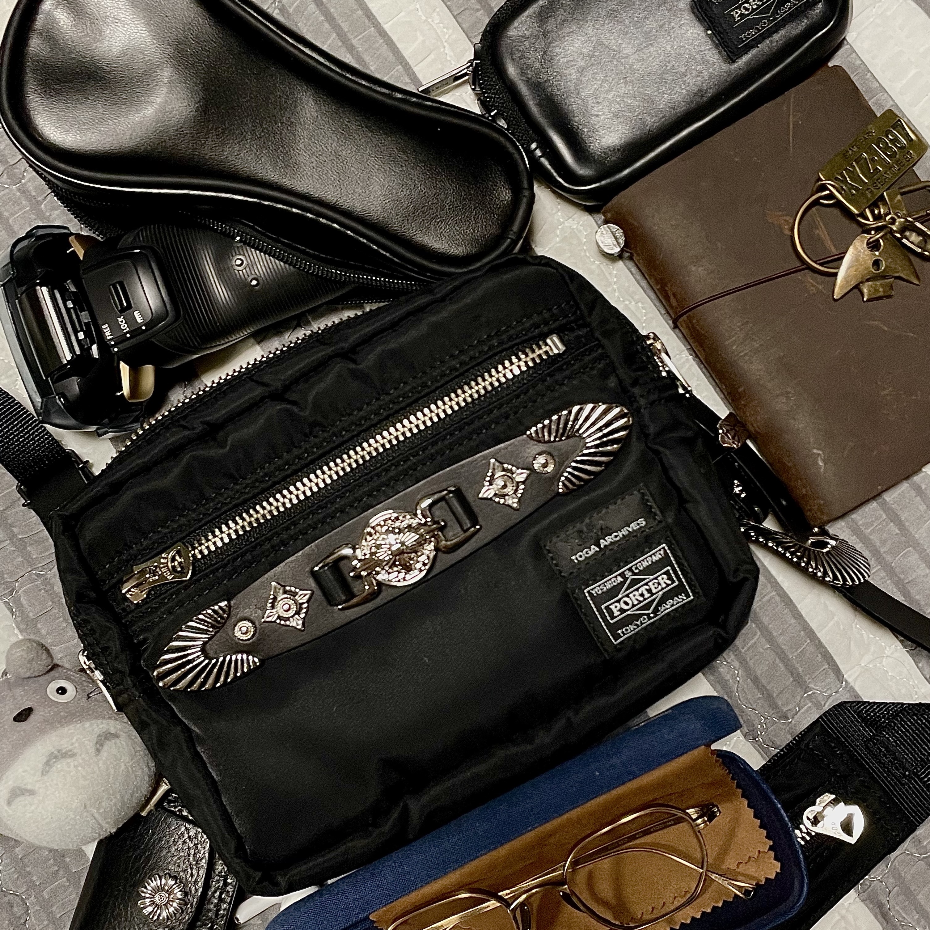 Porter x Toga Belt Bag Black 착용 스타일 - 2