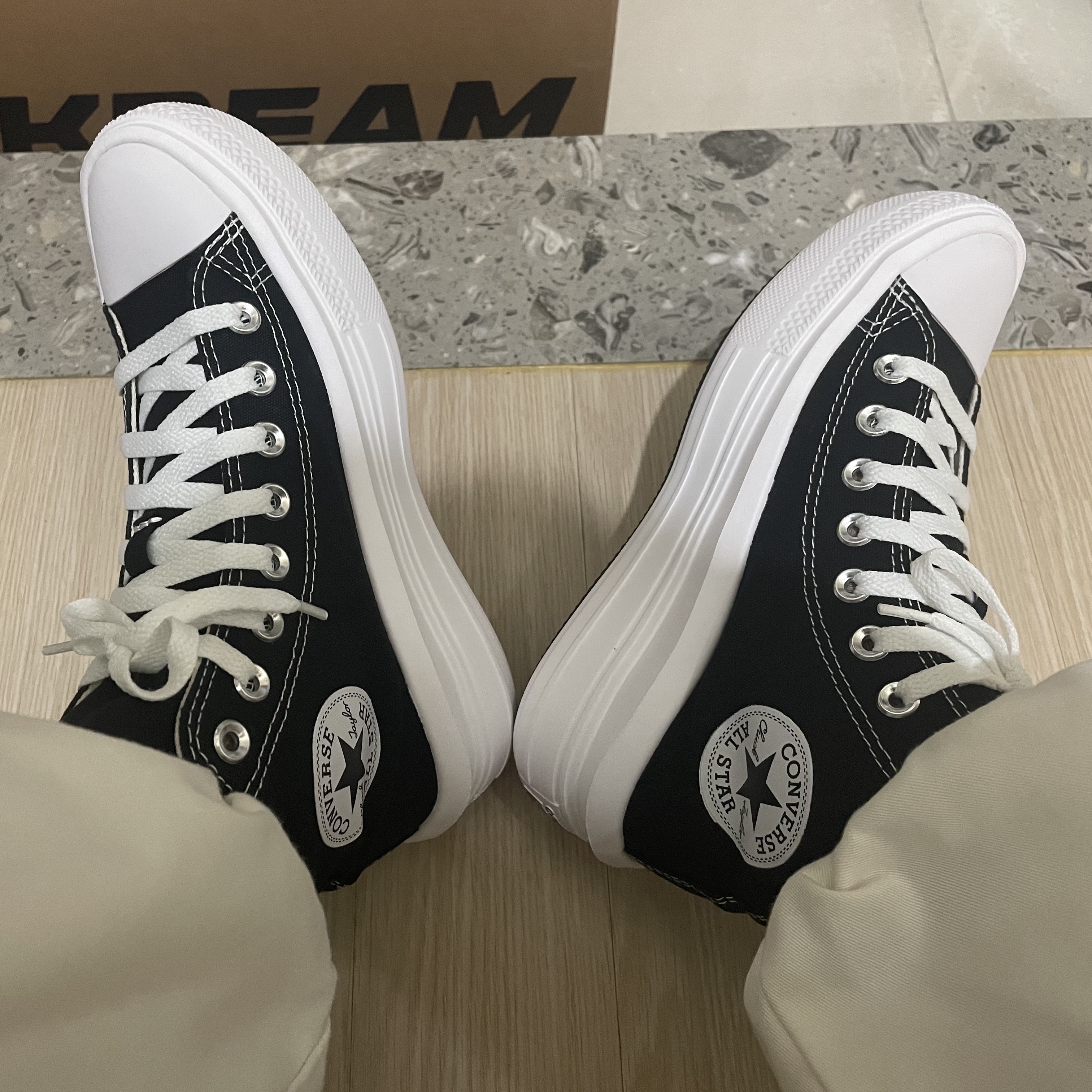 (W) Converse Chuck Taylor All Star Move High Black 착용 스타일