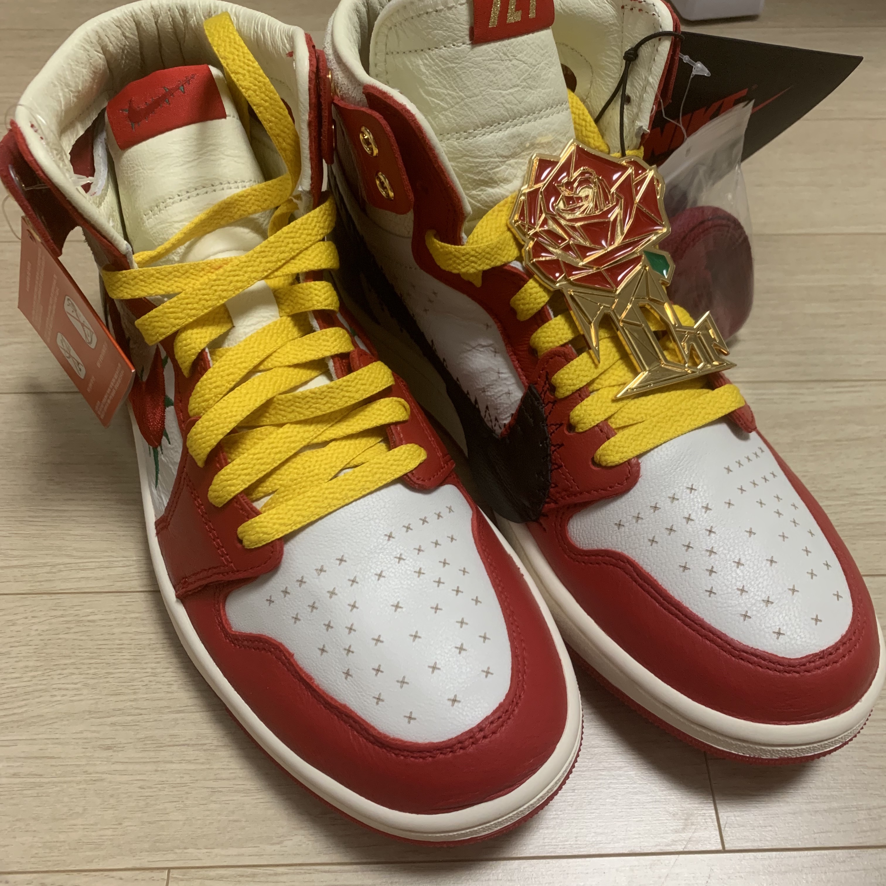 (W) Jordan 1 x Teyana Taylor Zoom CMFT 2 Gym Red 착용 스타일 - 2