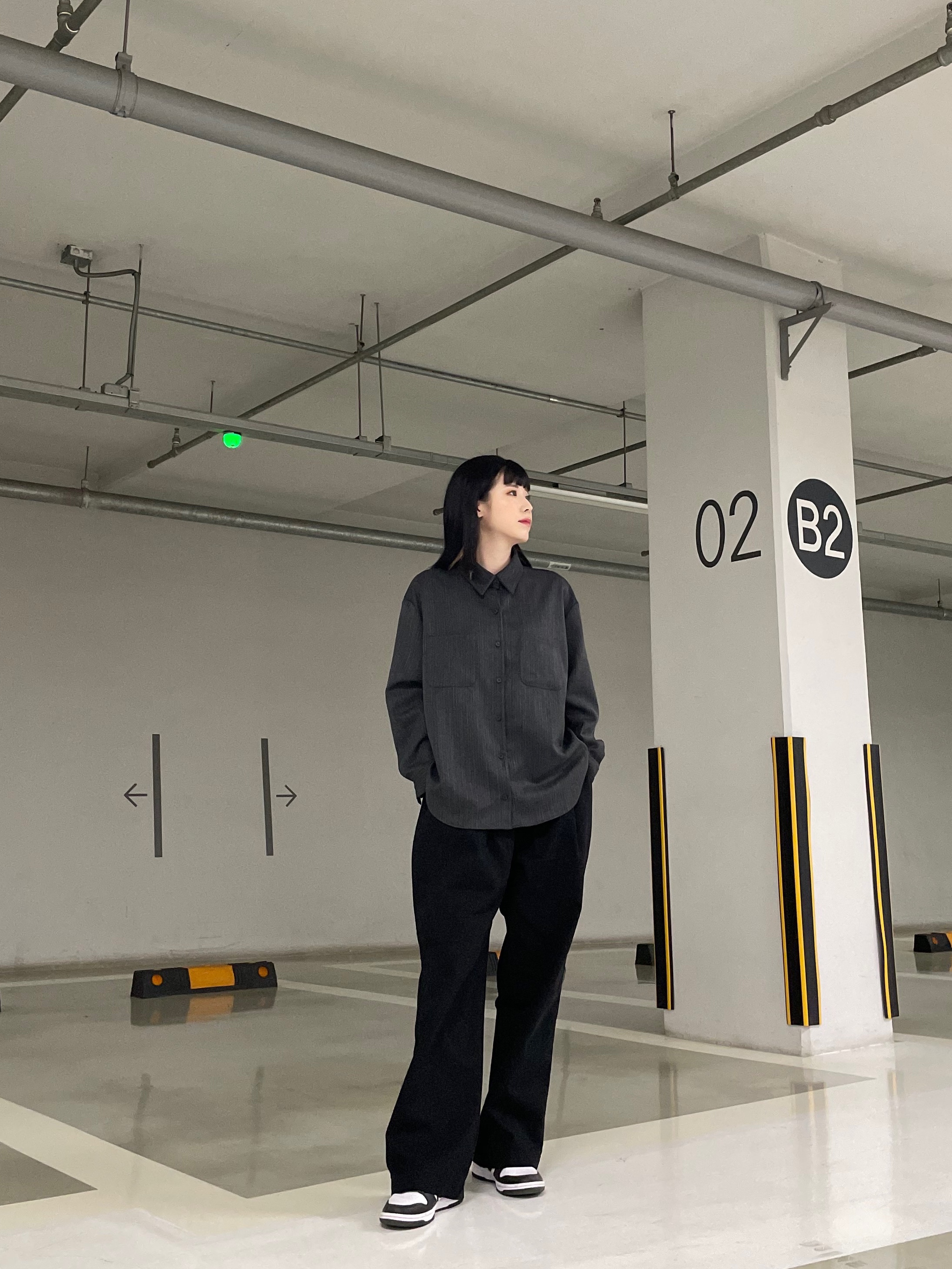 (W) 나이키 덩크 로우 블랙, 나이키 덩크 로우 레트로 블랙 착용 스타일 - 2