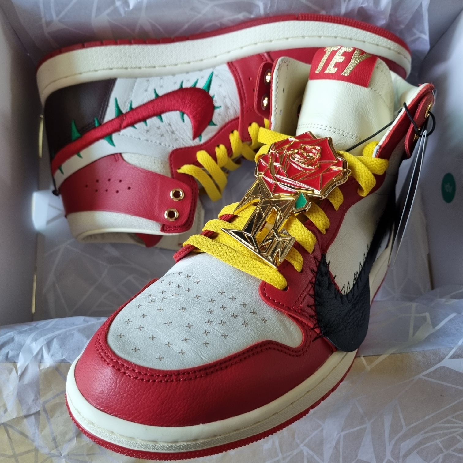 (W) Jordan 1 x Teyana Taylor Zoom CMFT 2 Gym Red 착용 스타일 - 2