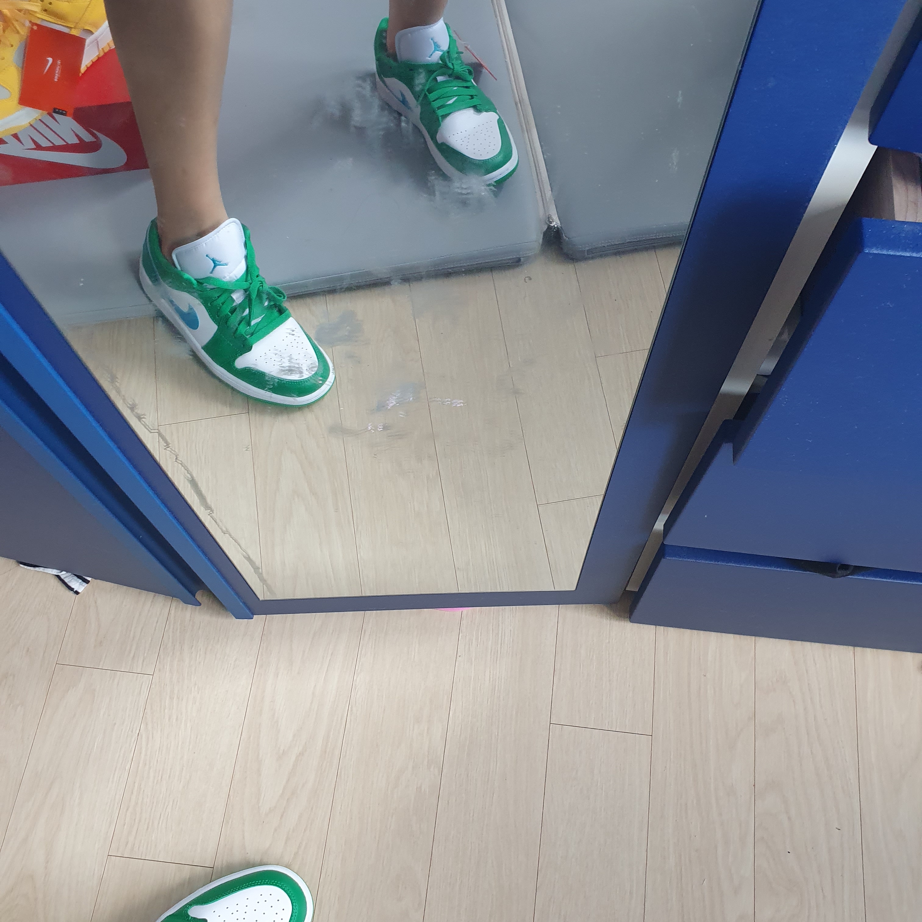 (W) Jordan 1 Low Lucky Green 착용 스타일 - 3