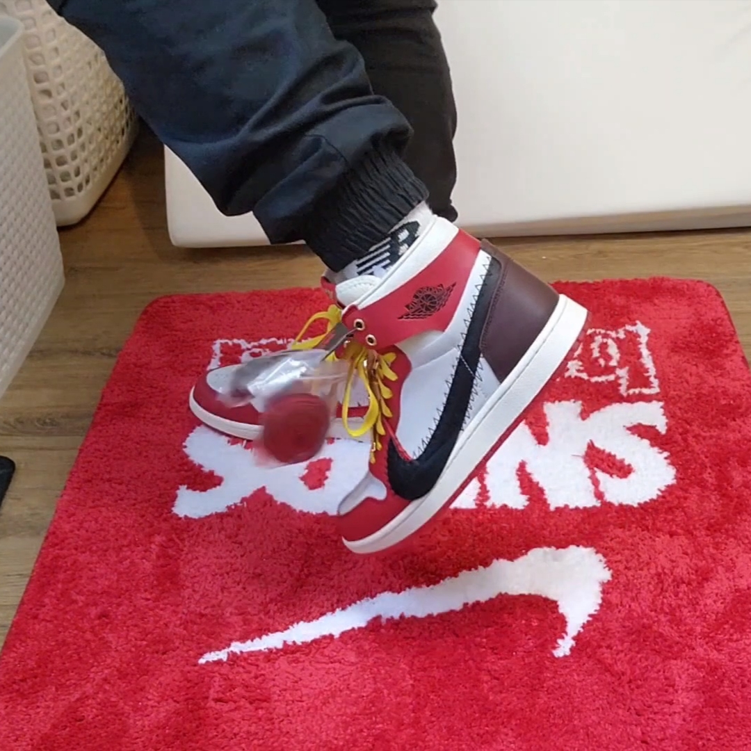 (W) Jordan 1 x Teyana Taylor Zoom CMFT 2 Gym Red 착용 스타일 - 3