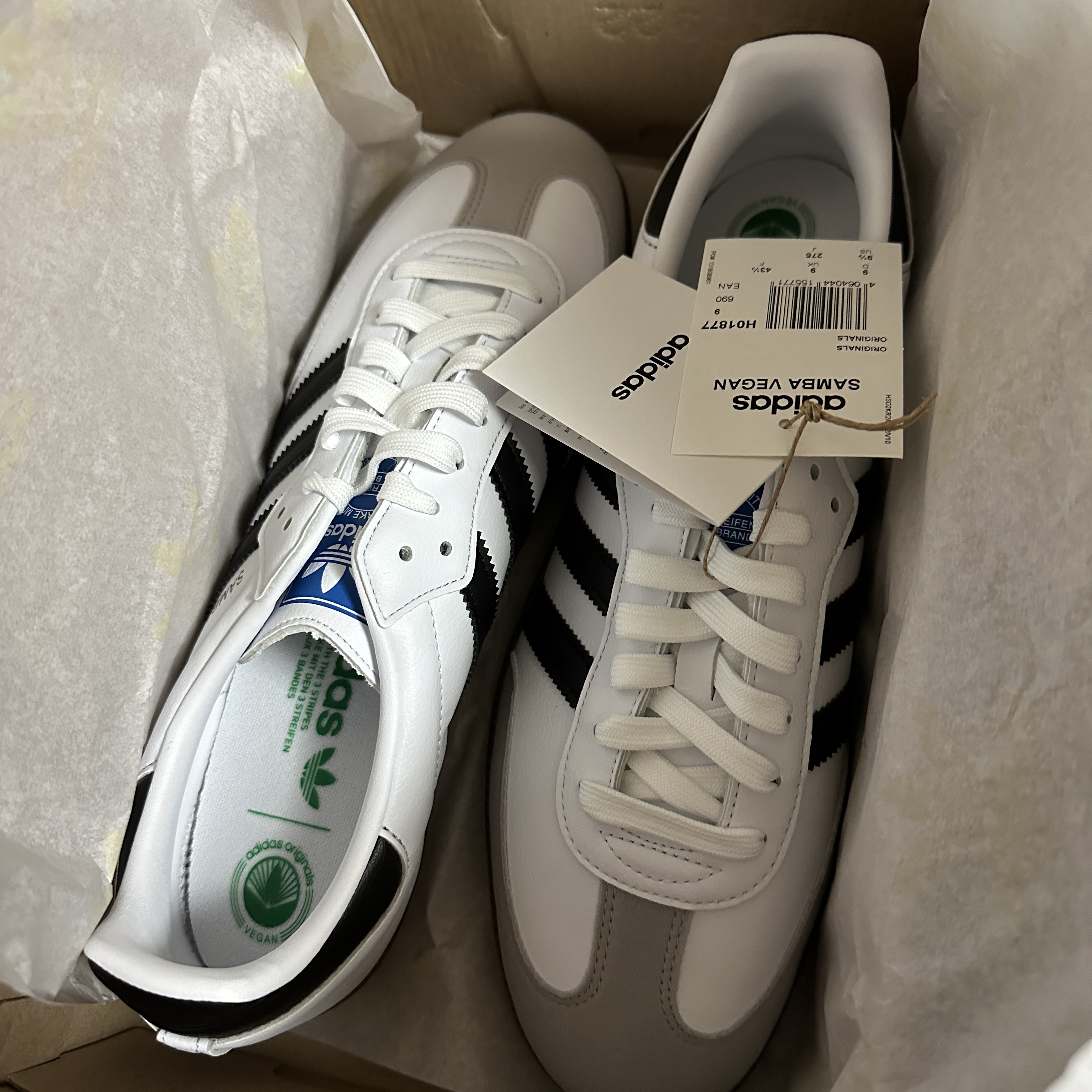 Adidas Samba Vegan White Black 착용 스타일