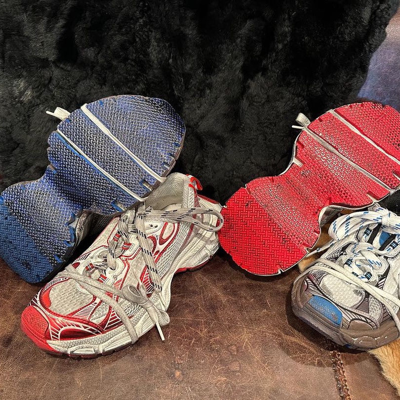 Balenciaga 3XL Sneakers White Red, Balenciaga 3XL Sneakers Worn Out Grey White Blue 착용 스타일