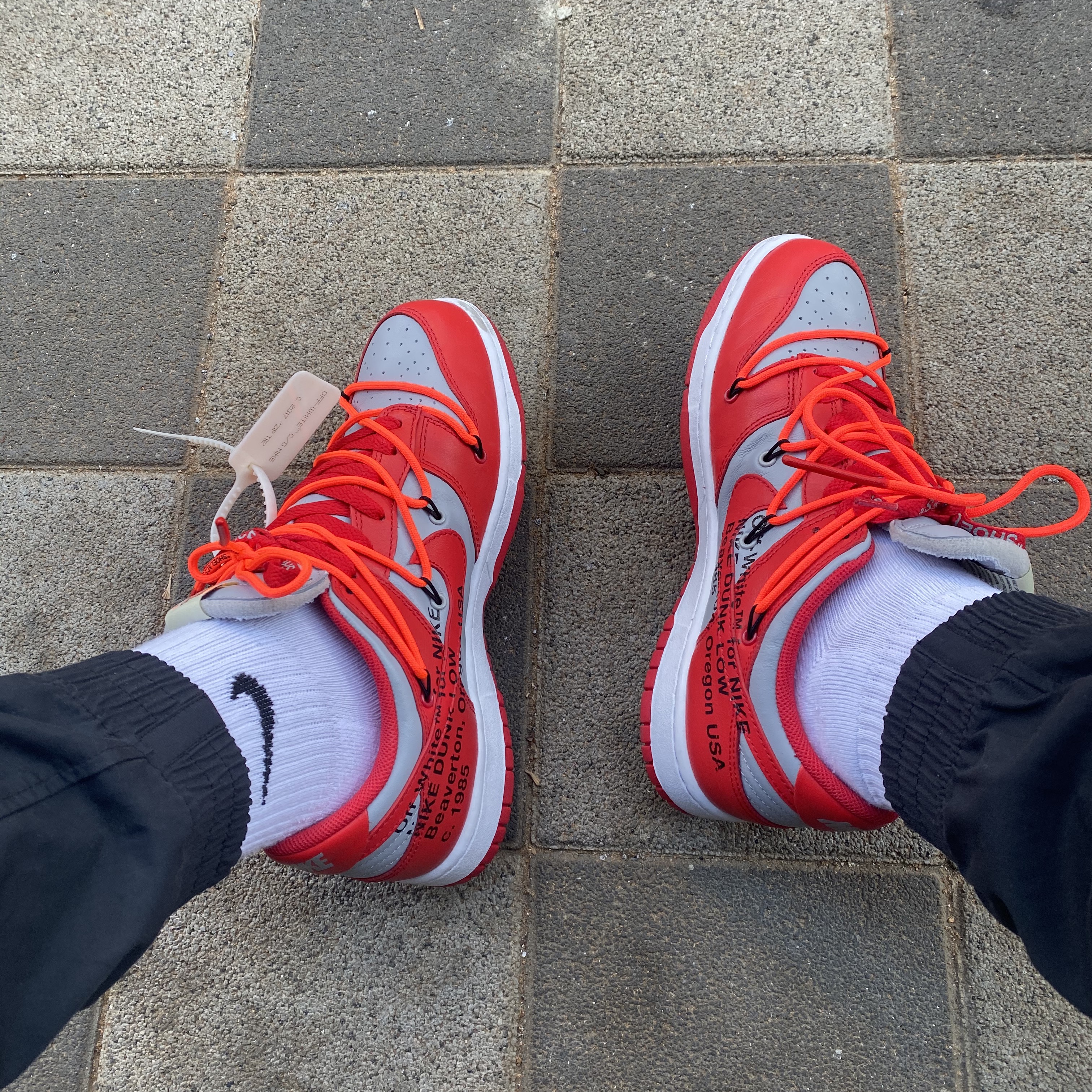 Nike x Off-White Dunk Low University Red 착용 스타일