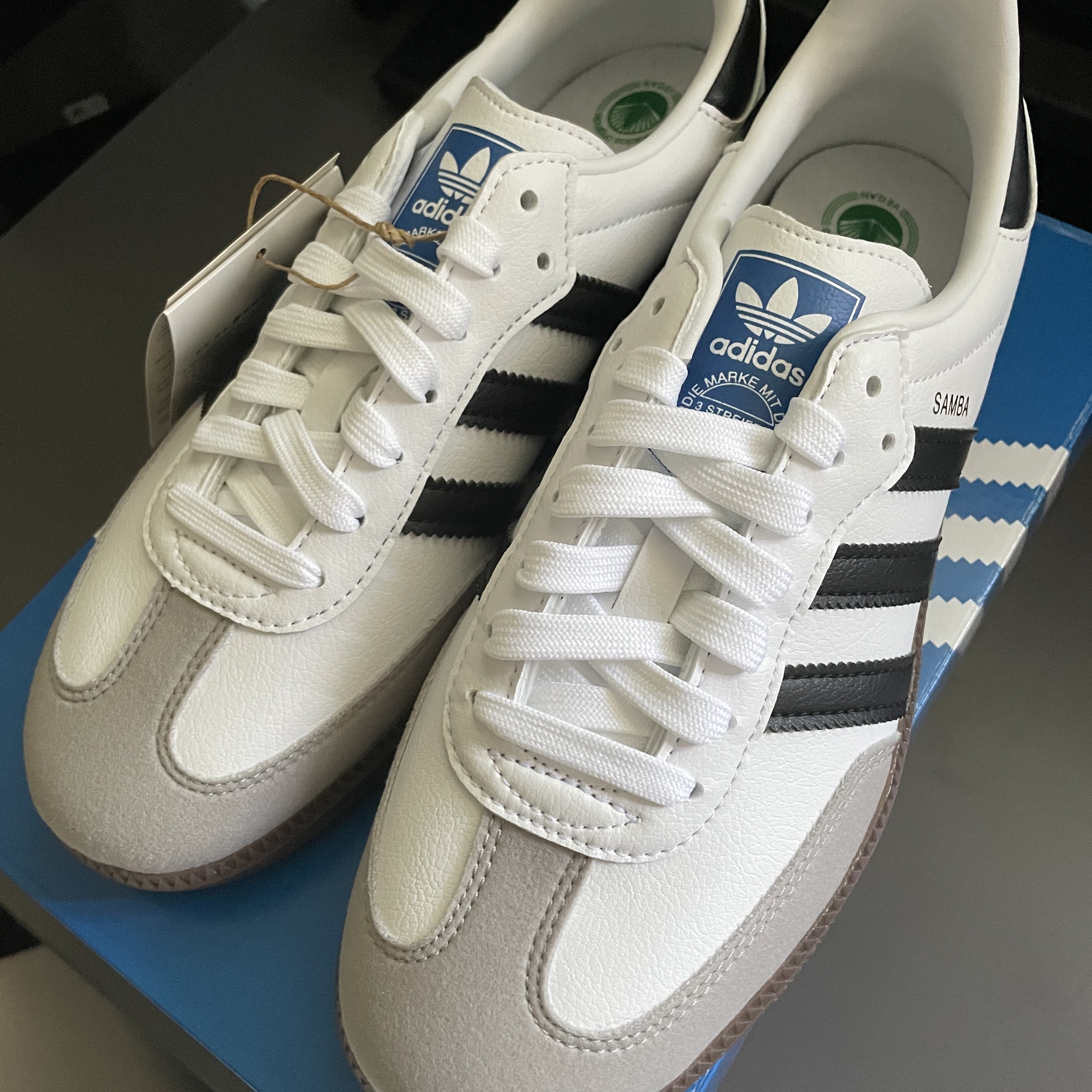 Adidas Samba Vegan White Black 착용 스타일 - 2
