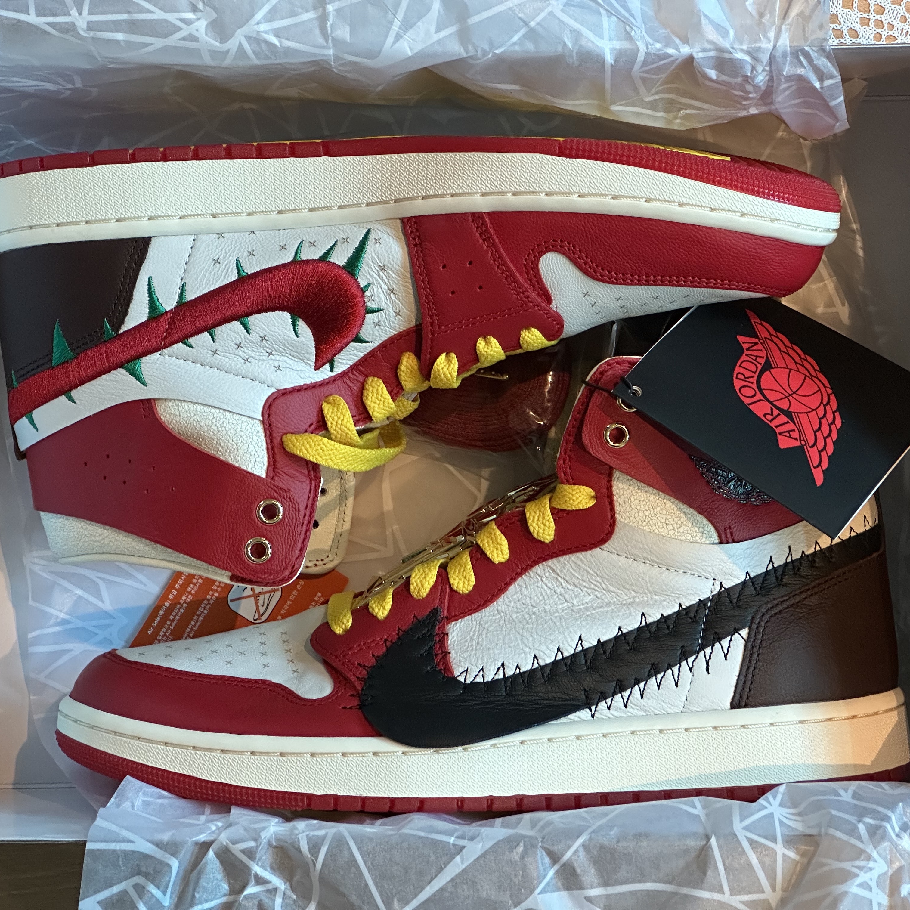 (W) Jordan 1 x Teyana Taylor Zoom CMFT 2 Gym Red 착용 스타일 - 2
