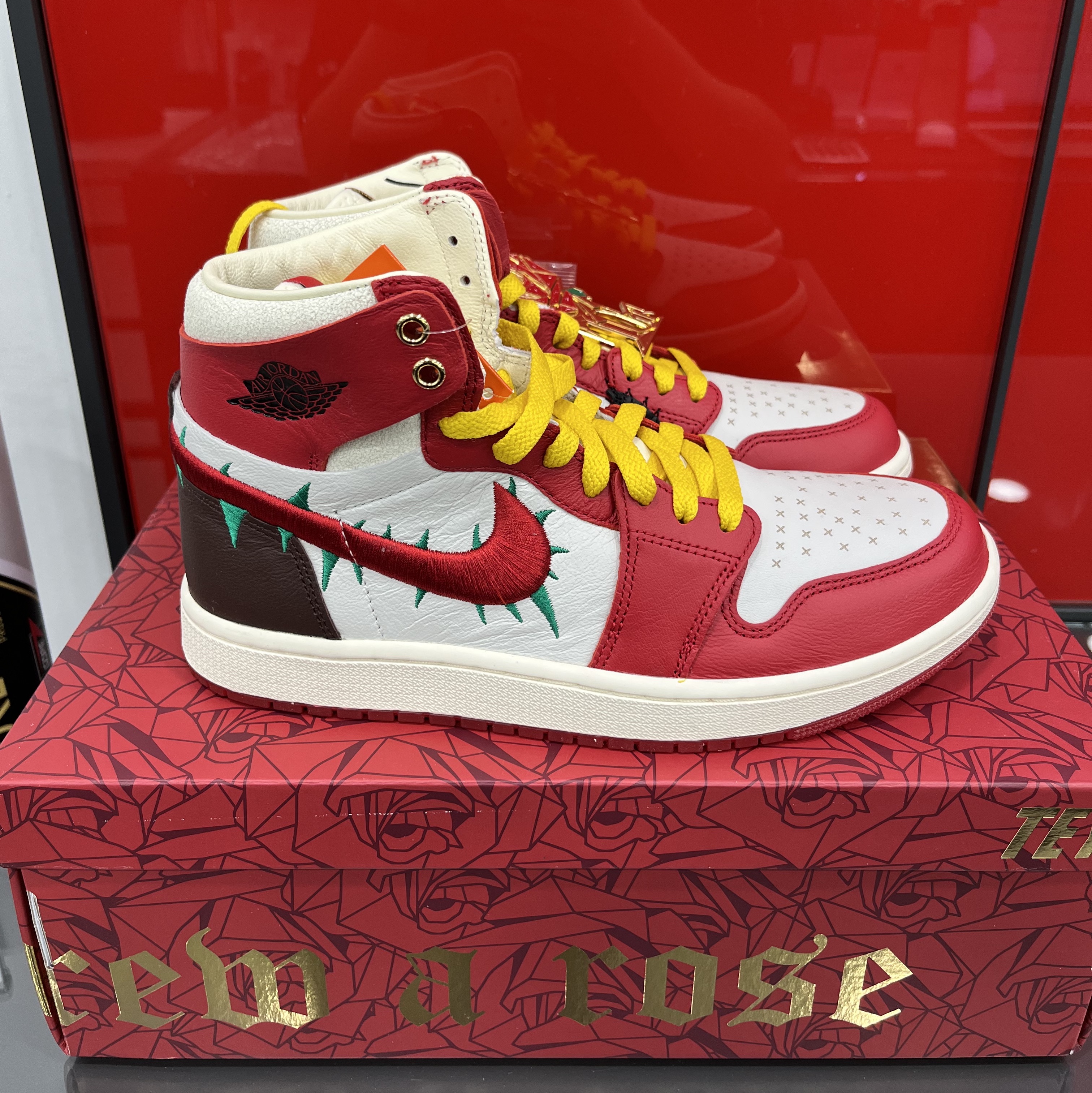 (W) Jordan 1 x Teyana Taylor Zoom CMFT 2 Gym Red 착용 스타일 - 4