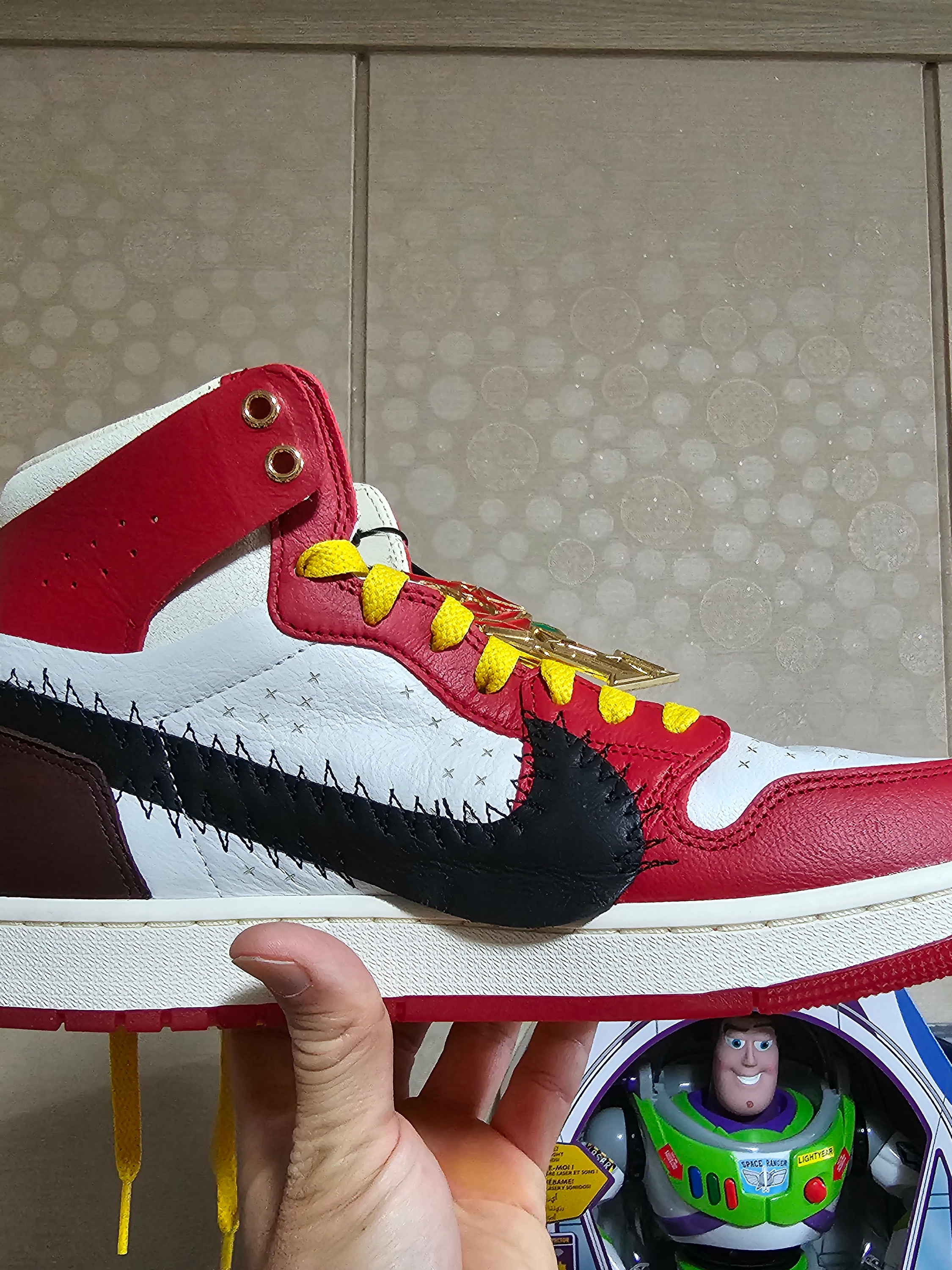 (W) Jordan 1 x Teyana Taylor Zoom CMFT 2 Gym Red 착용 스타일 - 2