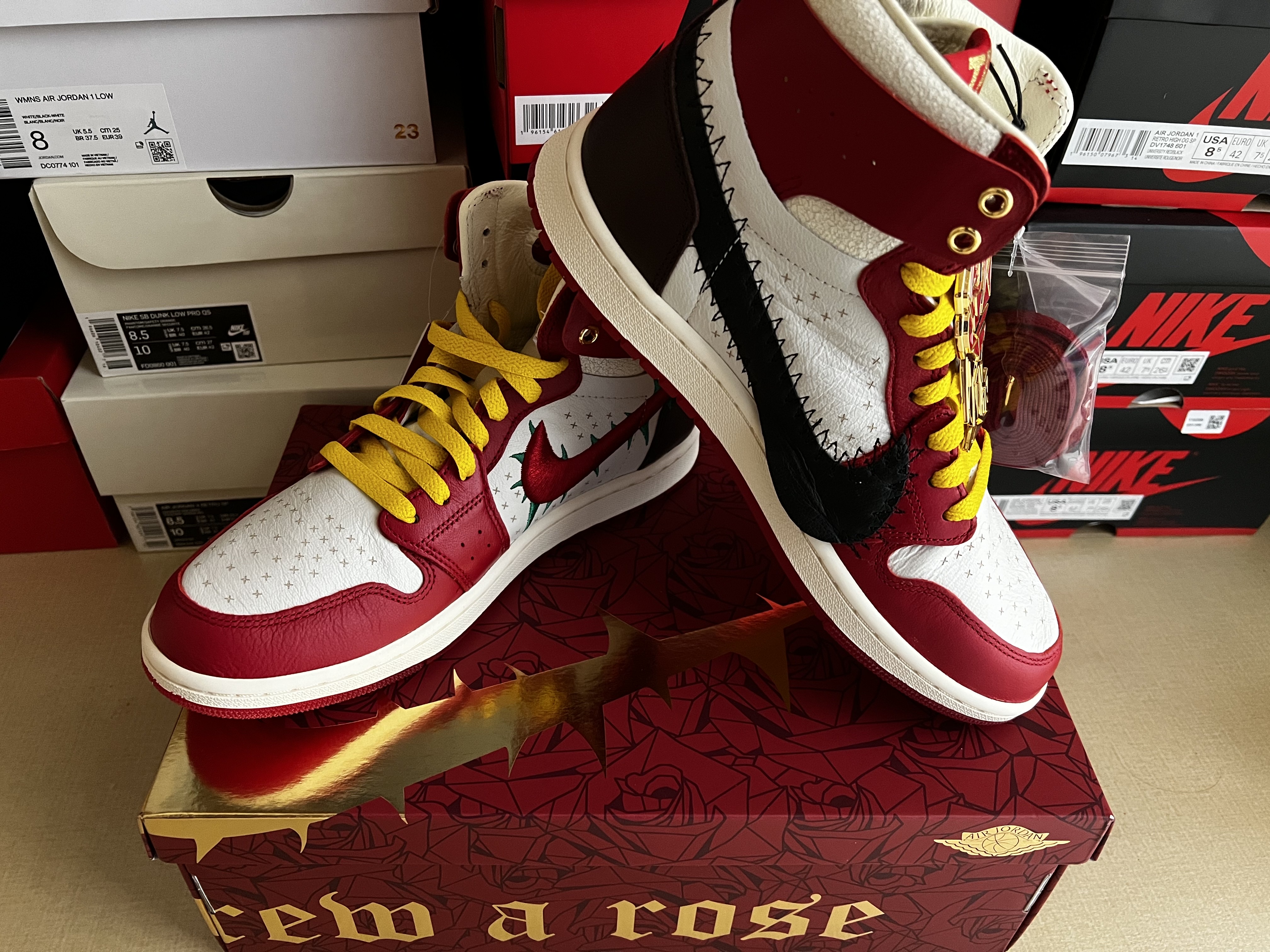(W) Jordan 1 x Teyana Taylor Zoom CMFT 2 Gym Red 착용 스타일