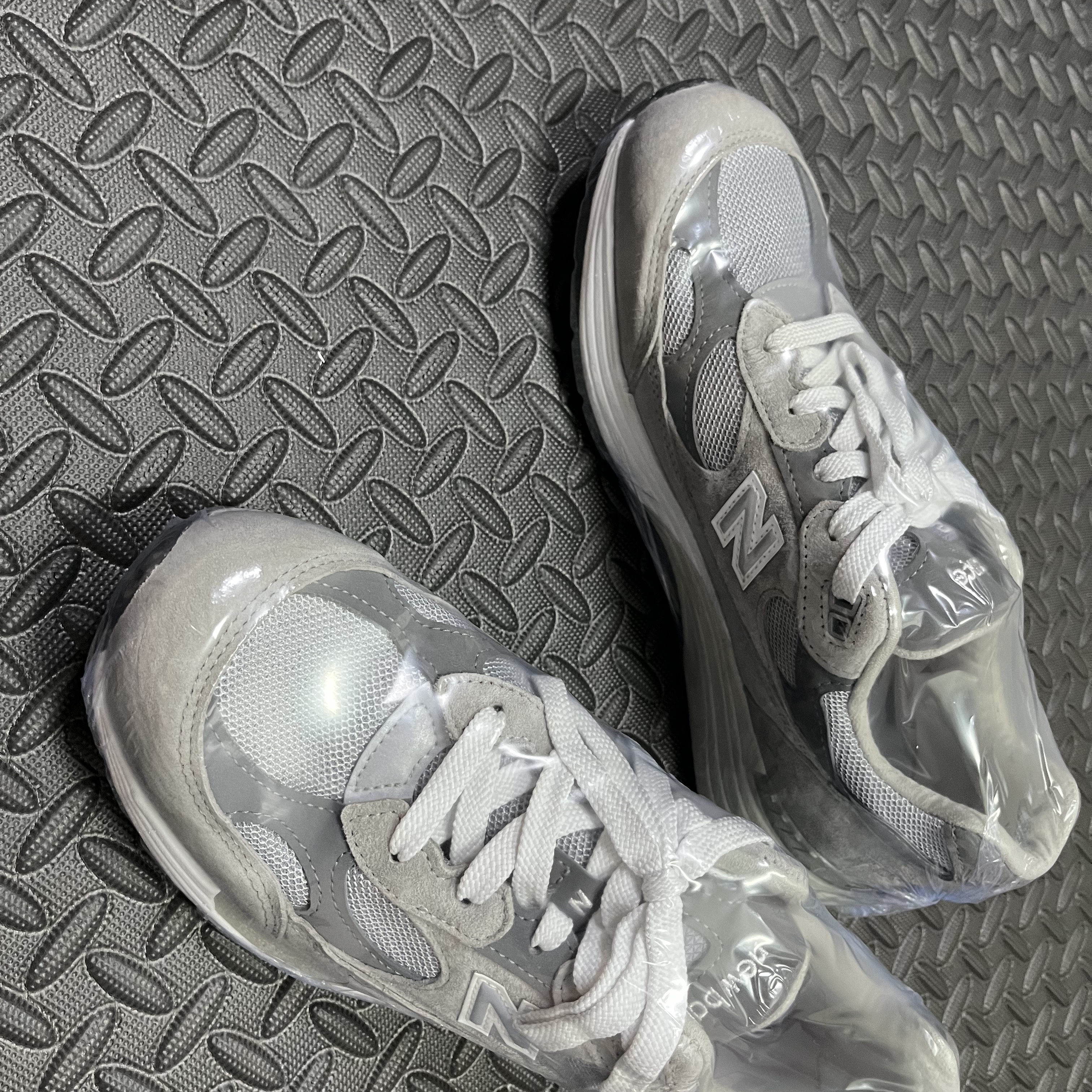 New Balance 992 Made in USA Grey - D Standard 착용 스타일