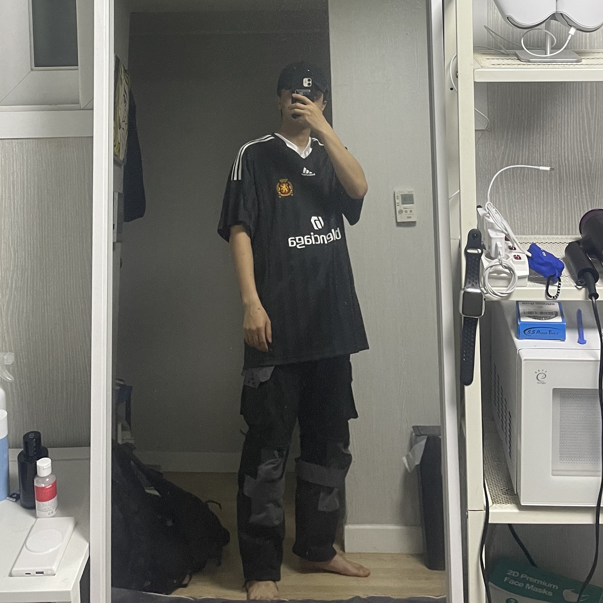 Balenciaga x Adidas Oversized Football T-Shirt Black, Nike x Drake Nocta NRG AU L91 Cap 착용 스타일