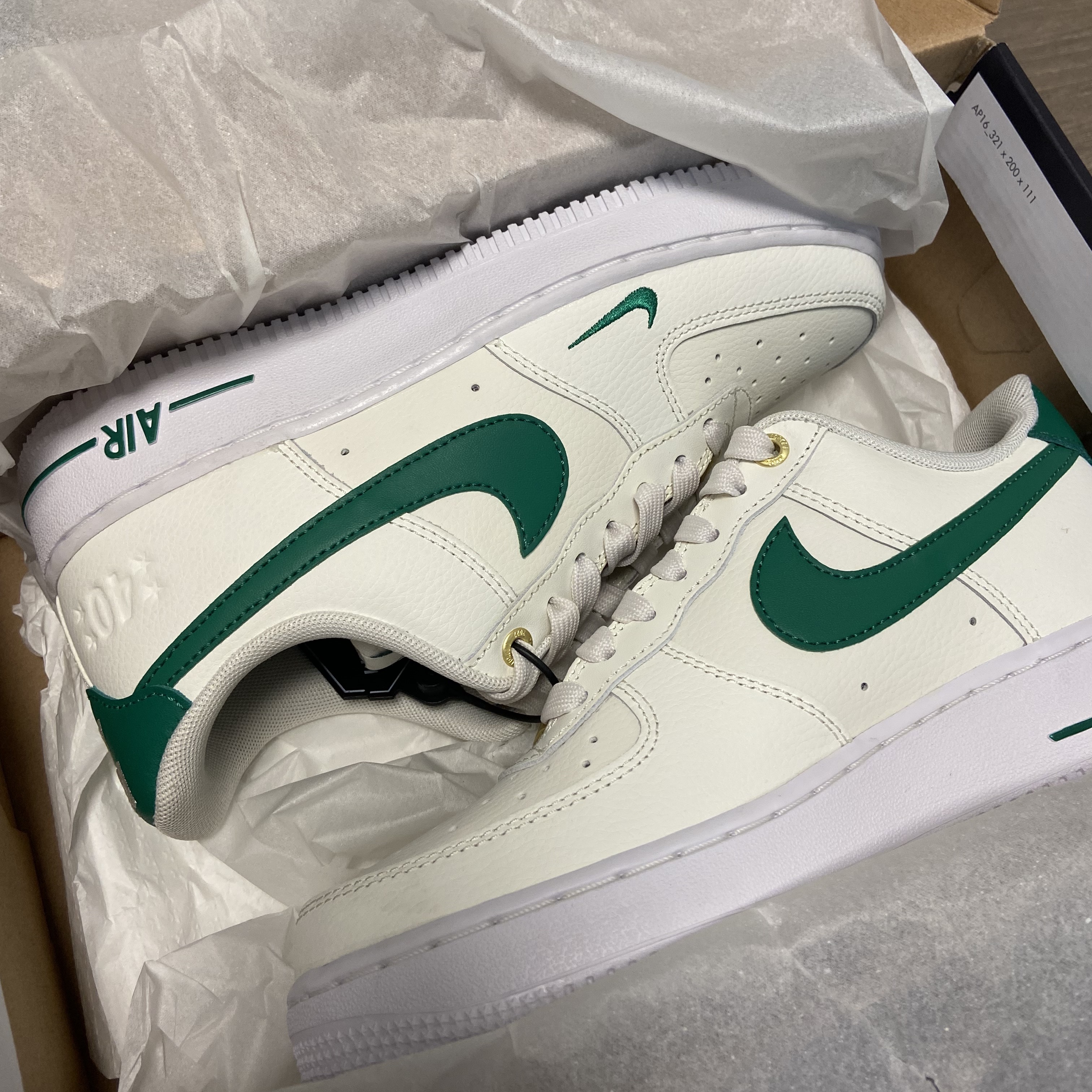 (W) Nike Air Force 1 '07 SE 40th Anniversary Join Forces Sail Malachite 착용 스타일 - 1