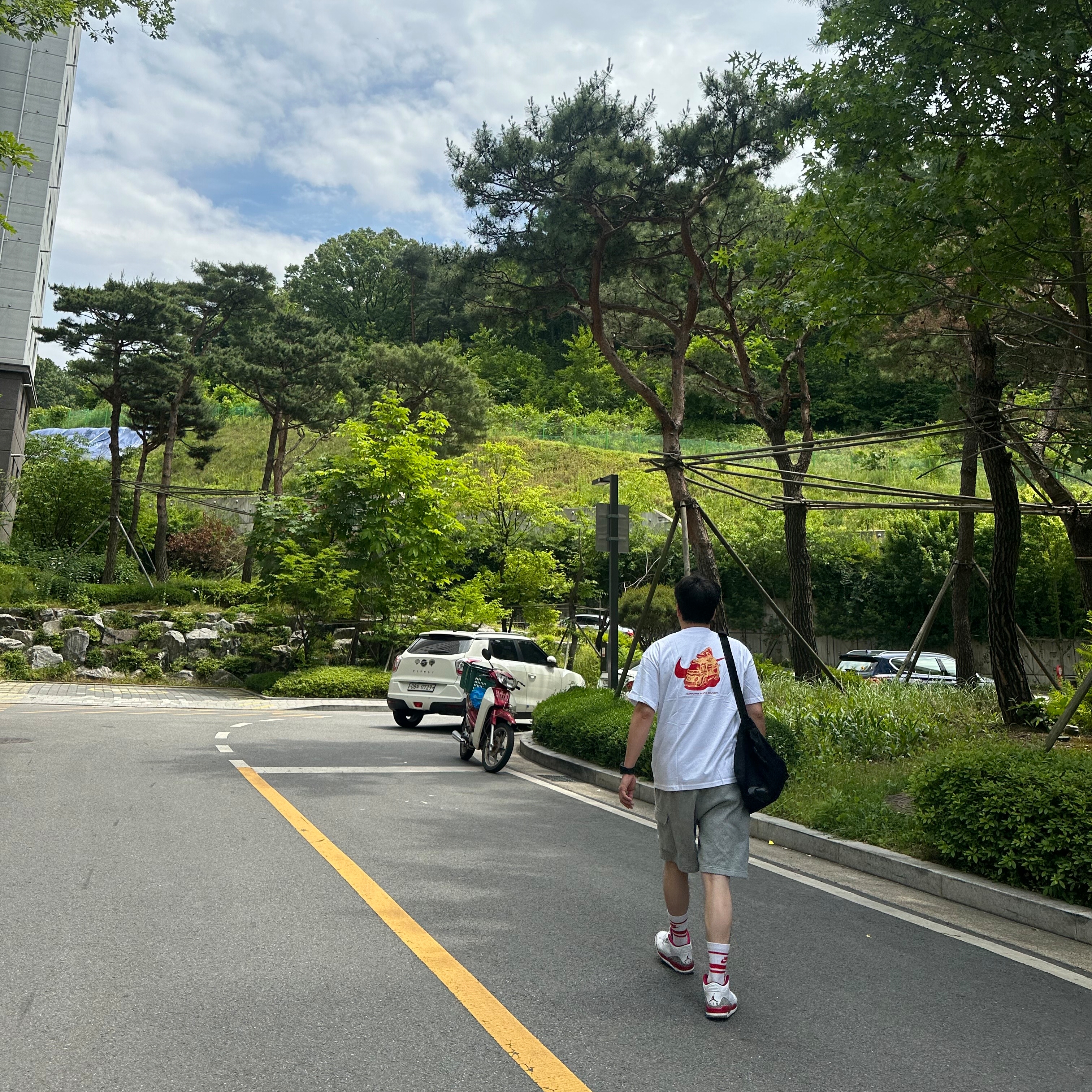 Jordan 3 Retro Cardinal Red 착용 스타일 - 2