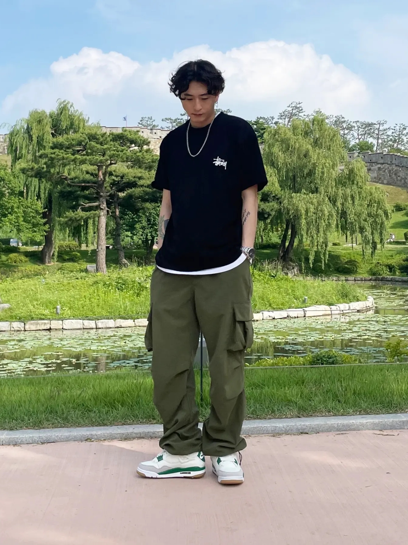 Jordan 4 x Nike SB Retro SP Pine Green, Stussy Basic Stussy T-Shirt Black 2022 착용 스타일 - 1
