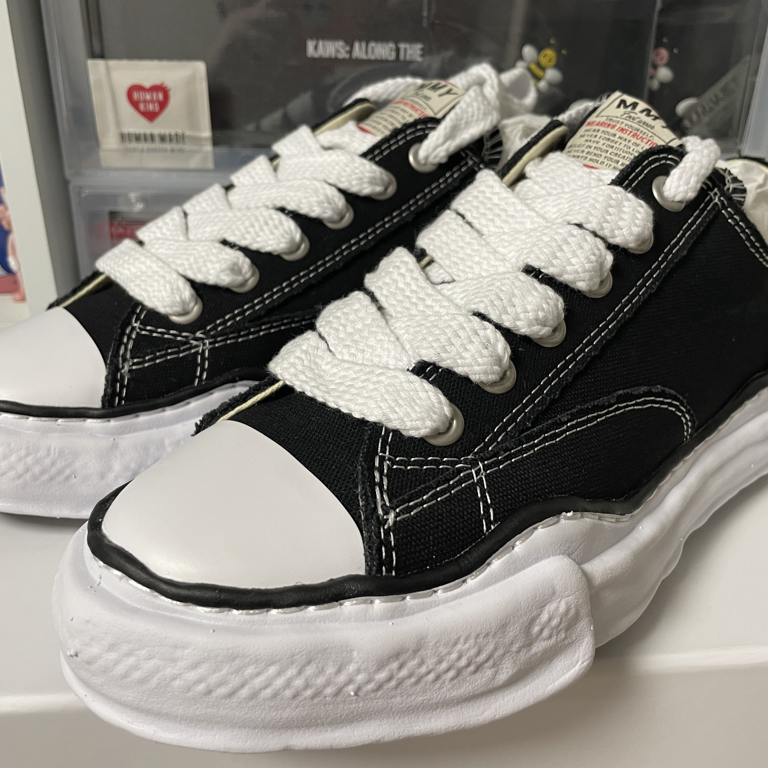 Maison Mihara Yasuhiro Peterson OG Sole Canvas Low Sneakers Black 착용 스타일 - 1
