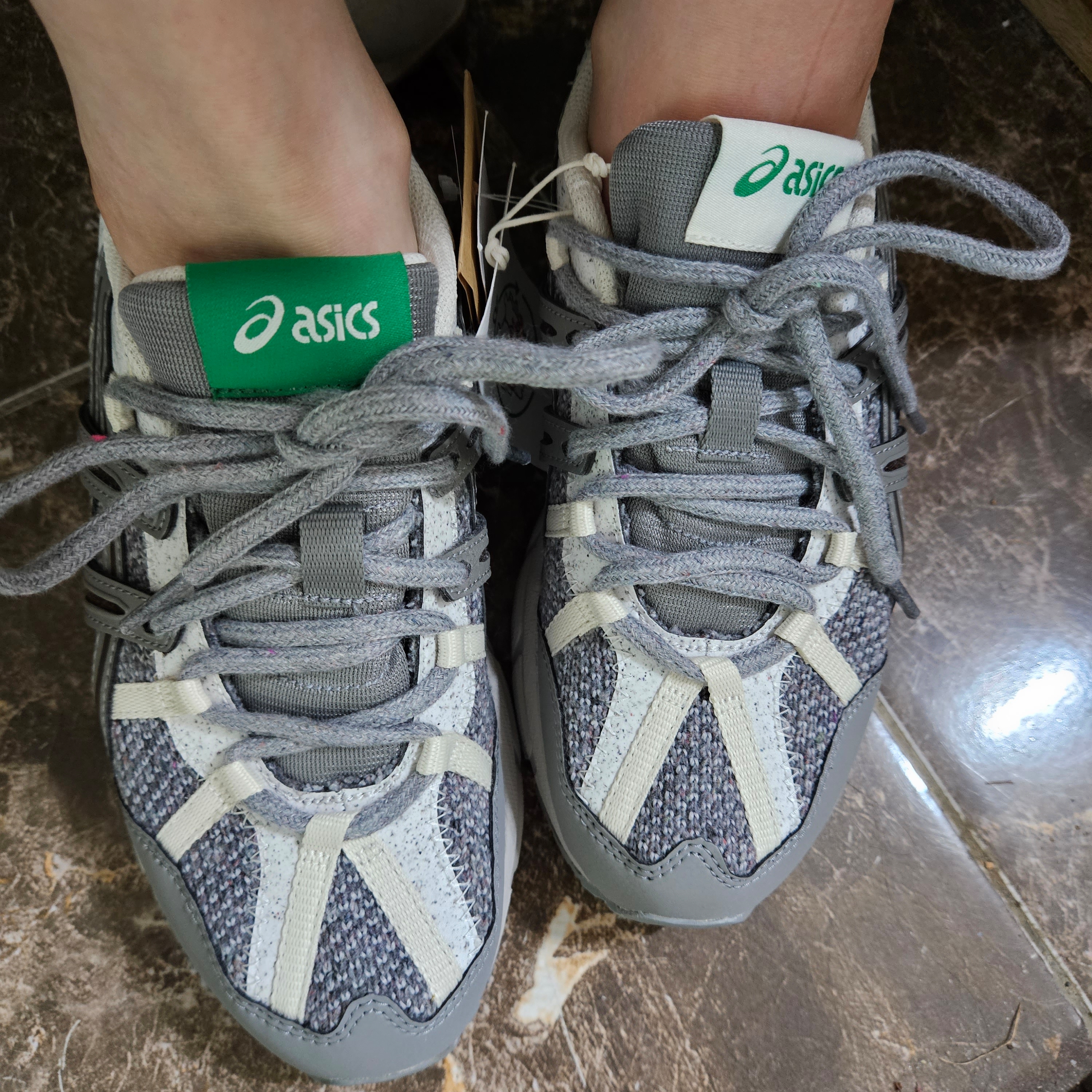 Asics Gel-Sonoma 15-50 Oyster Grey Cream 착용 스타일