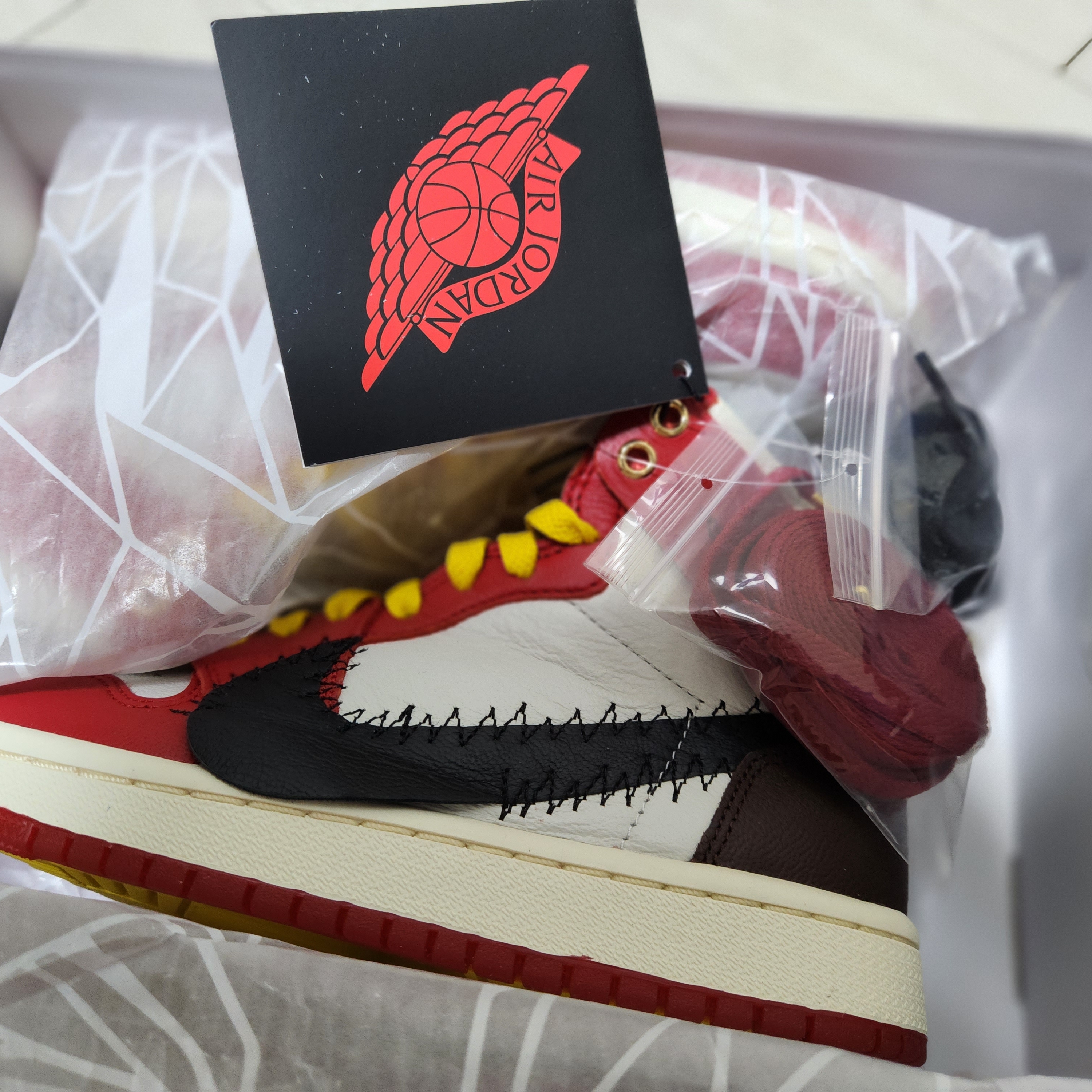 (W) Jordan 1 x Teyana Taylor Zoom CMFT 2 Gym Red 착용 스타일 - 3