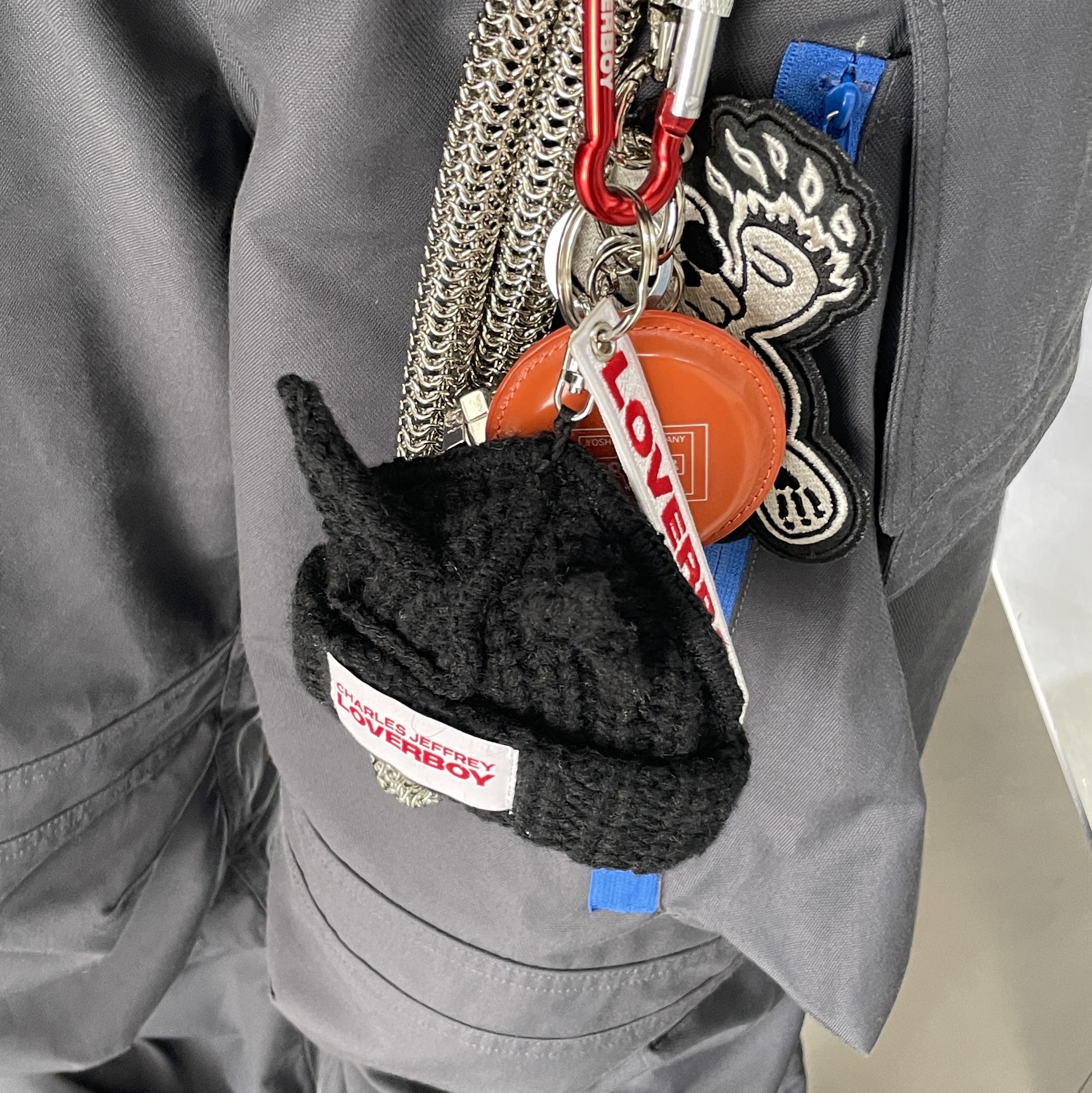 Charles Jeffrey Loverboy Chunky Ears Beanie Keyring Black 착용 스타일