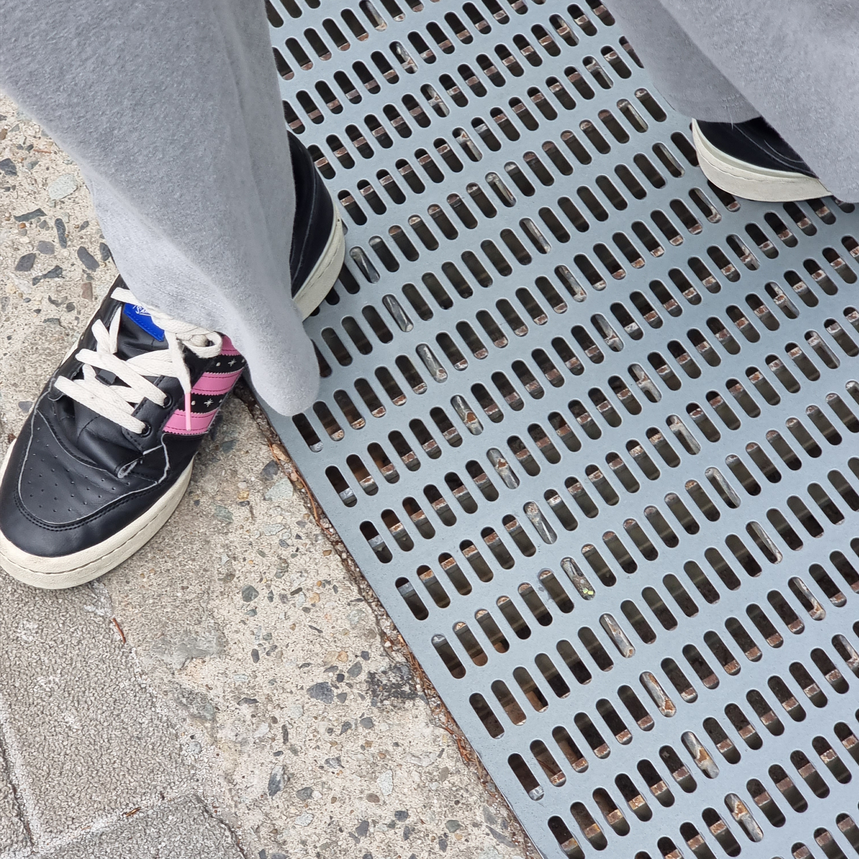 Adidas x Andre Saraiva Forum Low Core Black Cream White 착용 스타일