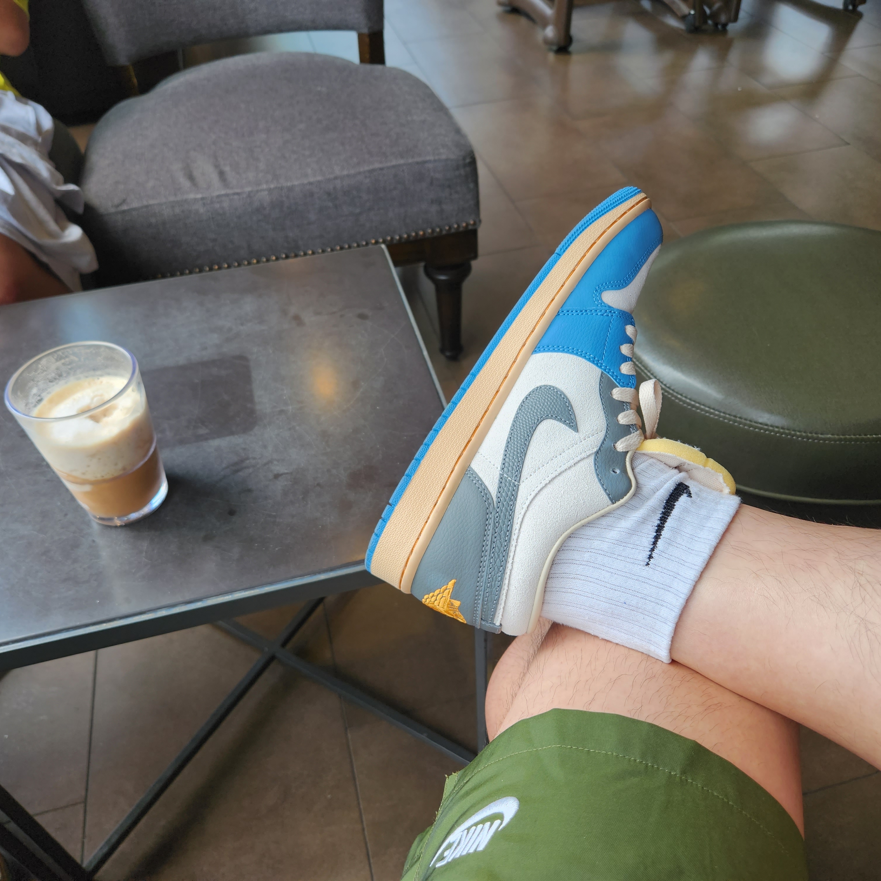 Jordan 1 Low SE Tokyo 96 착용 스타일 - 3