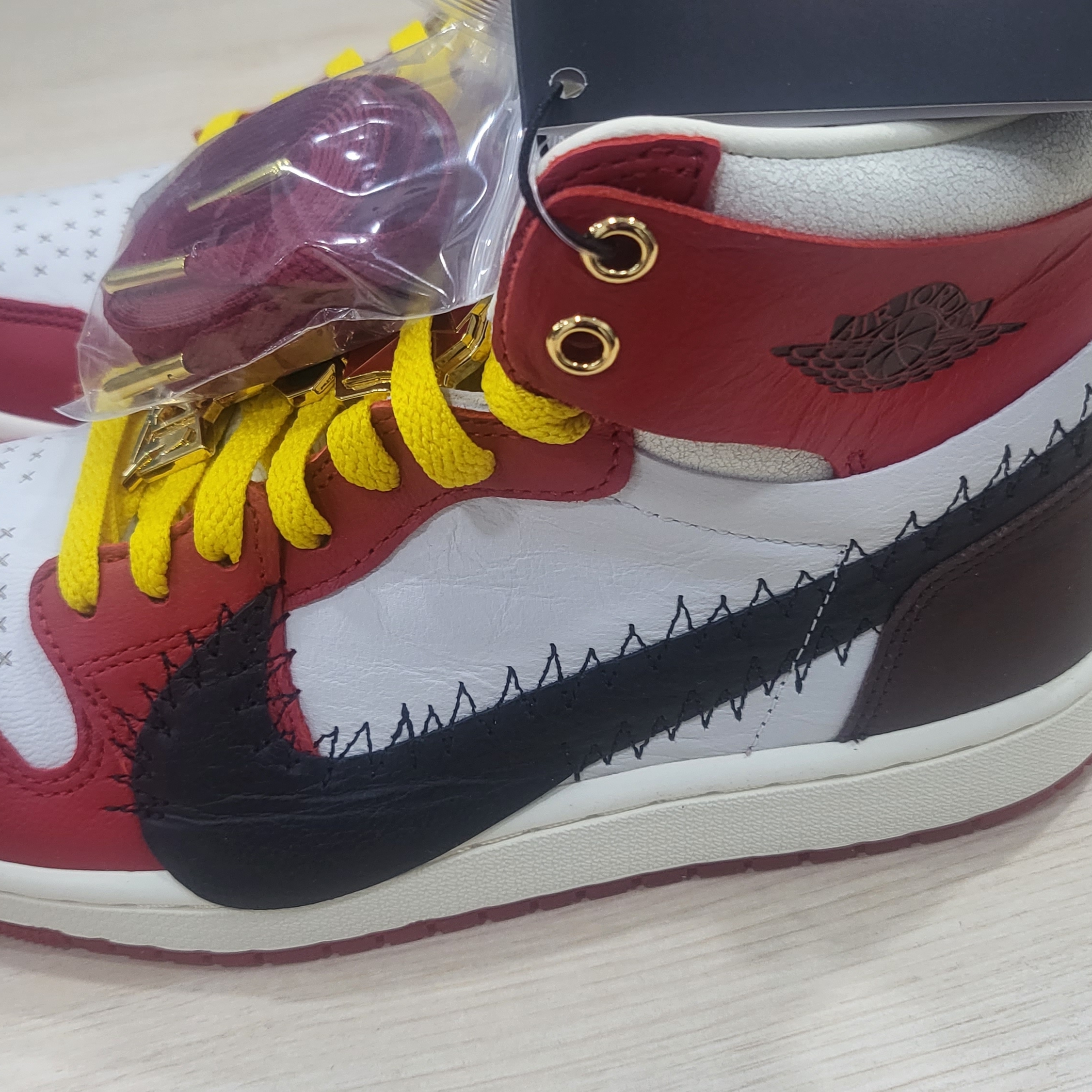 (W) Jordan 1 x Teyana Taylor Zoom CMFT 2 Gym Red 착용 스타일 - 2