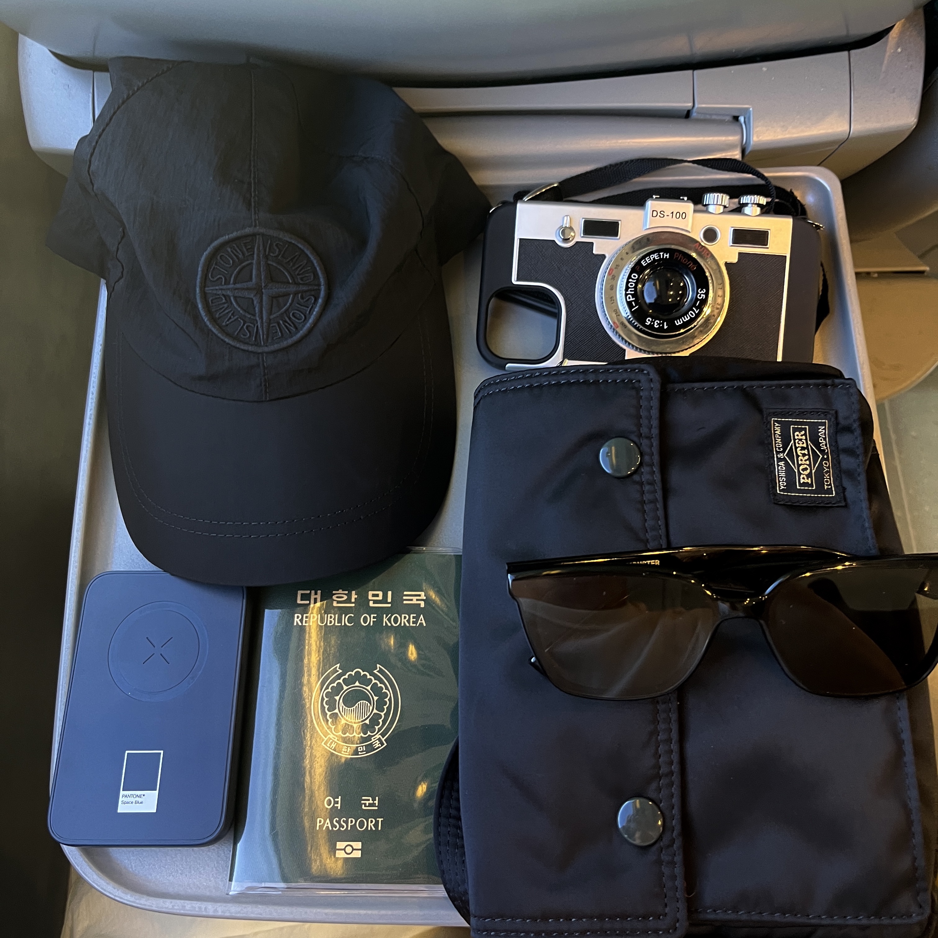 Porter Tanker Shoulder Bag Black 착용 스타일