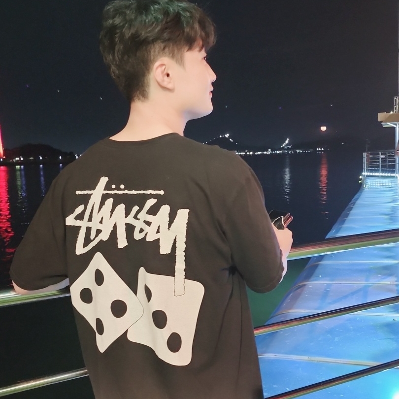 Stussy Dice Pigment Dyed T-Shirt Black 2023 착용 스타일