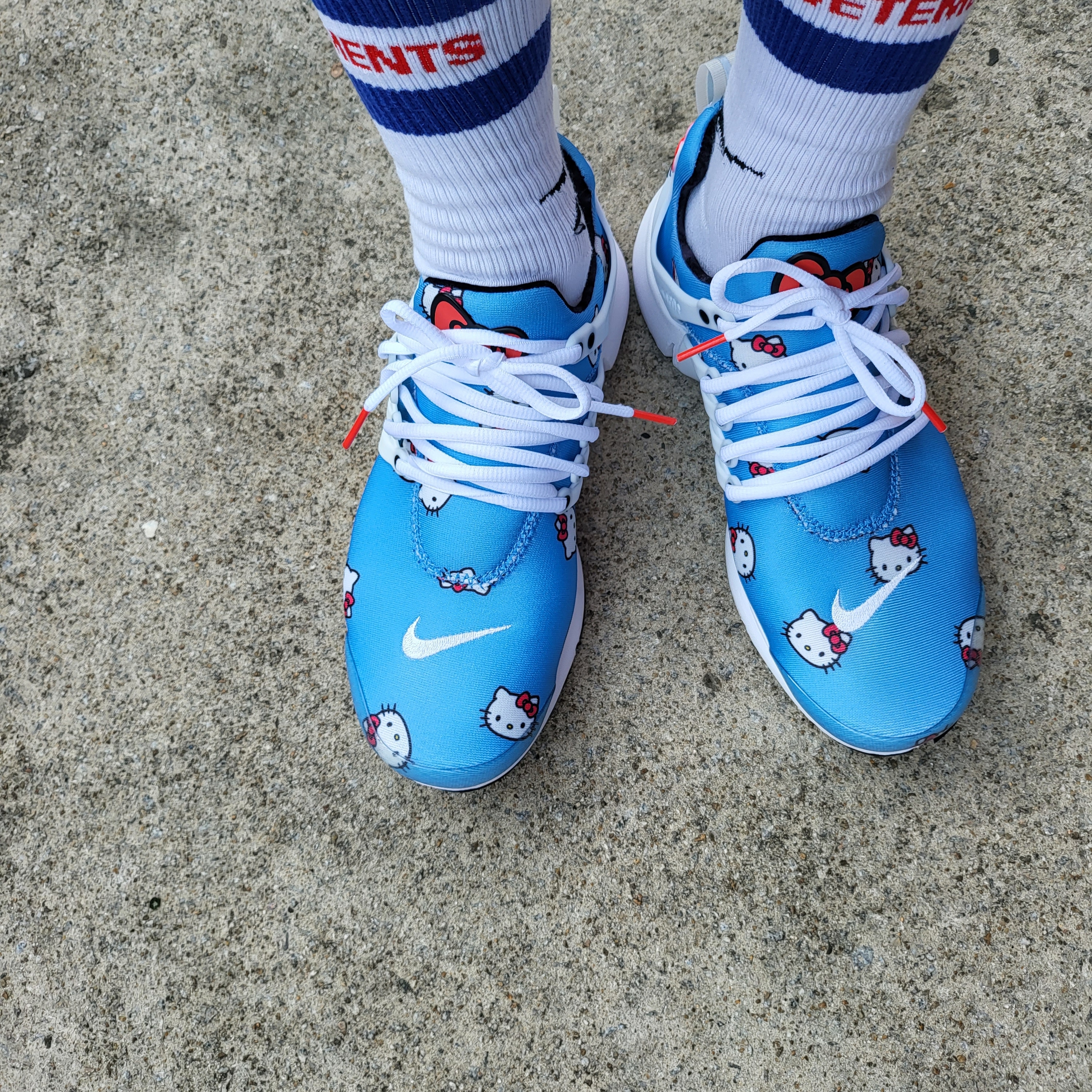 Nike x Hello Kitty Air Presto University Blue 착용 스타일 - 3