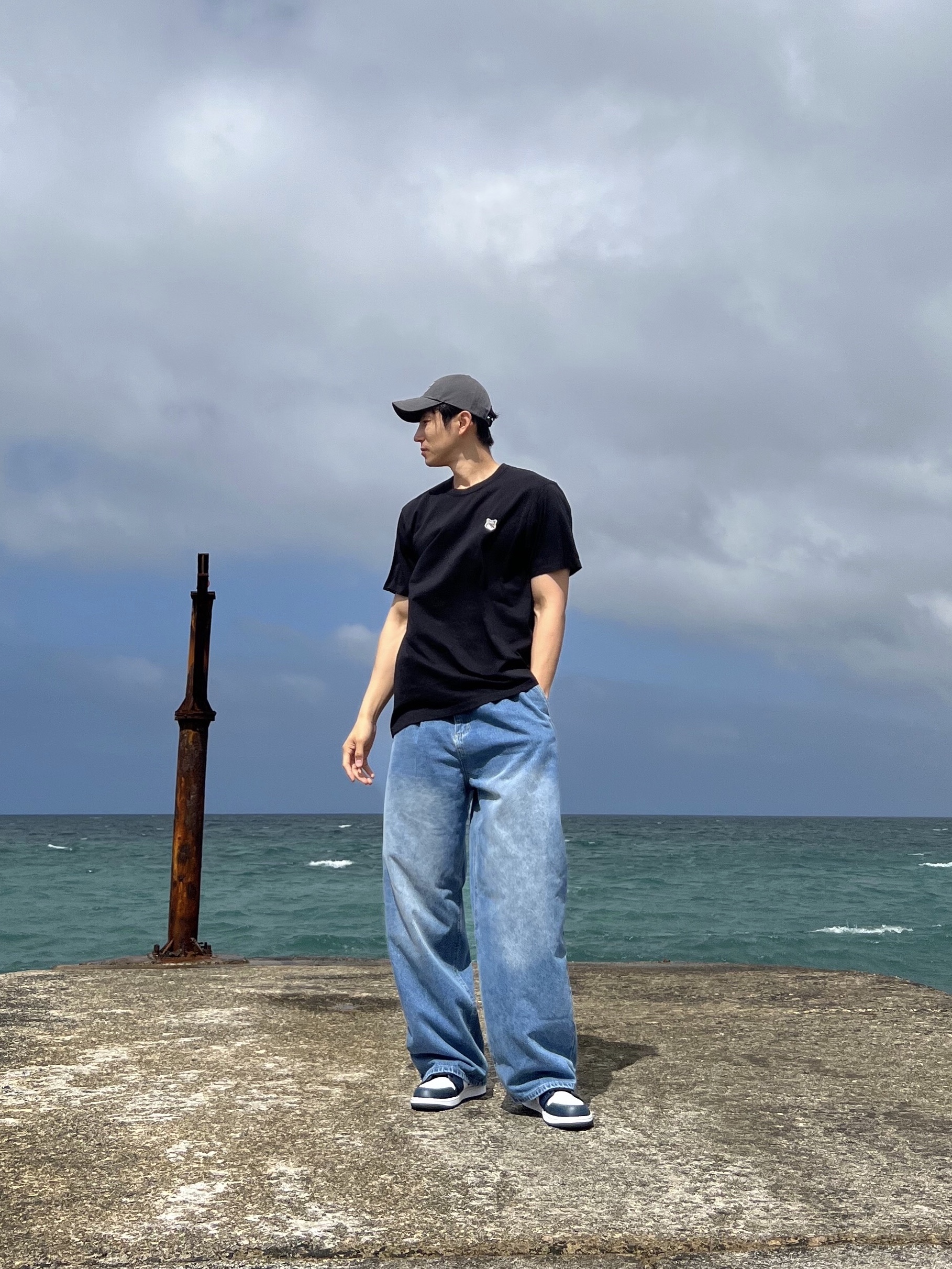Maison Kitsune Grey Fox Head Patch Classic T-Shirt Black, Jordan 1 Low Dark Teal 착용 스타일 - 1