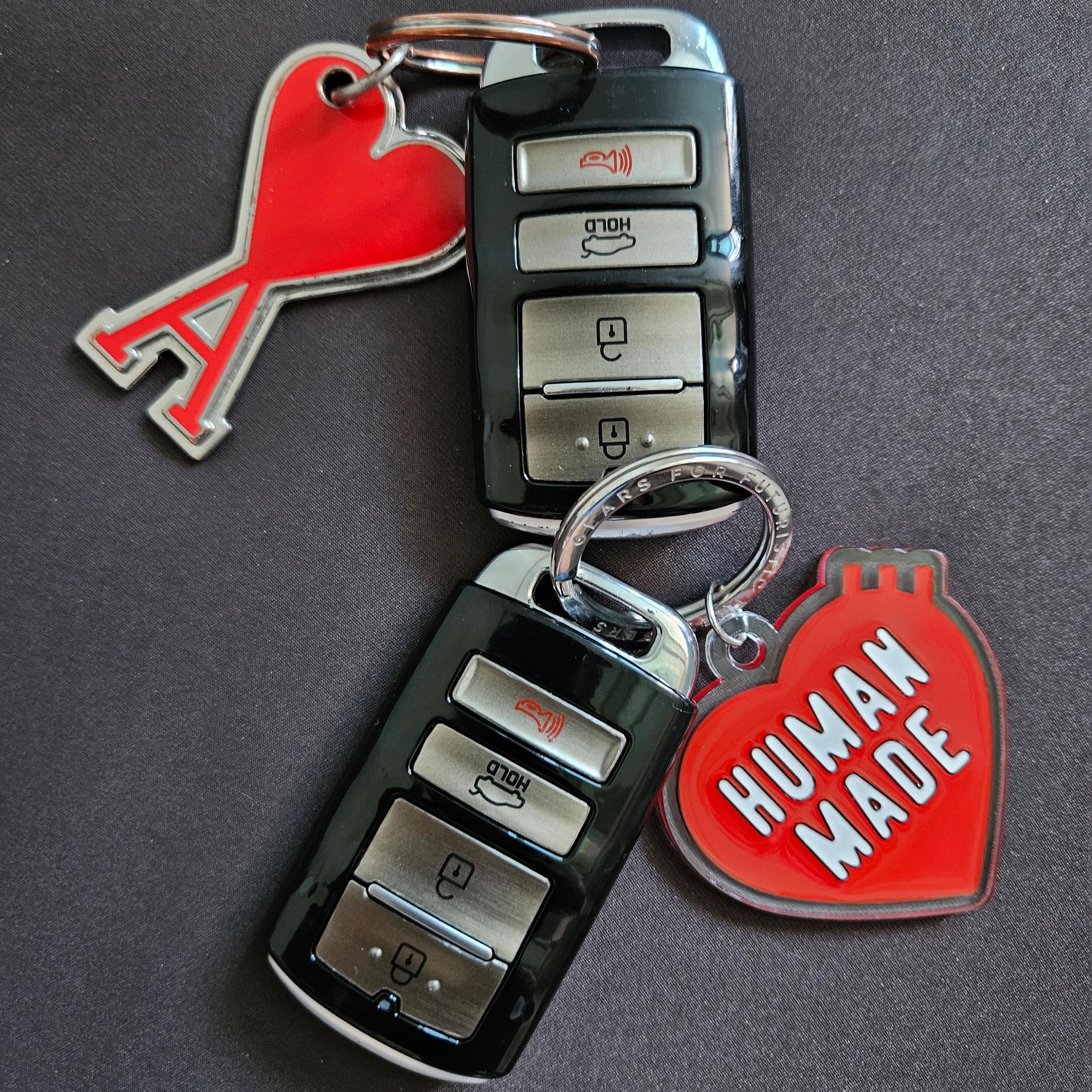 Human Made Heart Keyring Red 착용 스타일 - 2