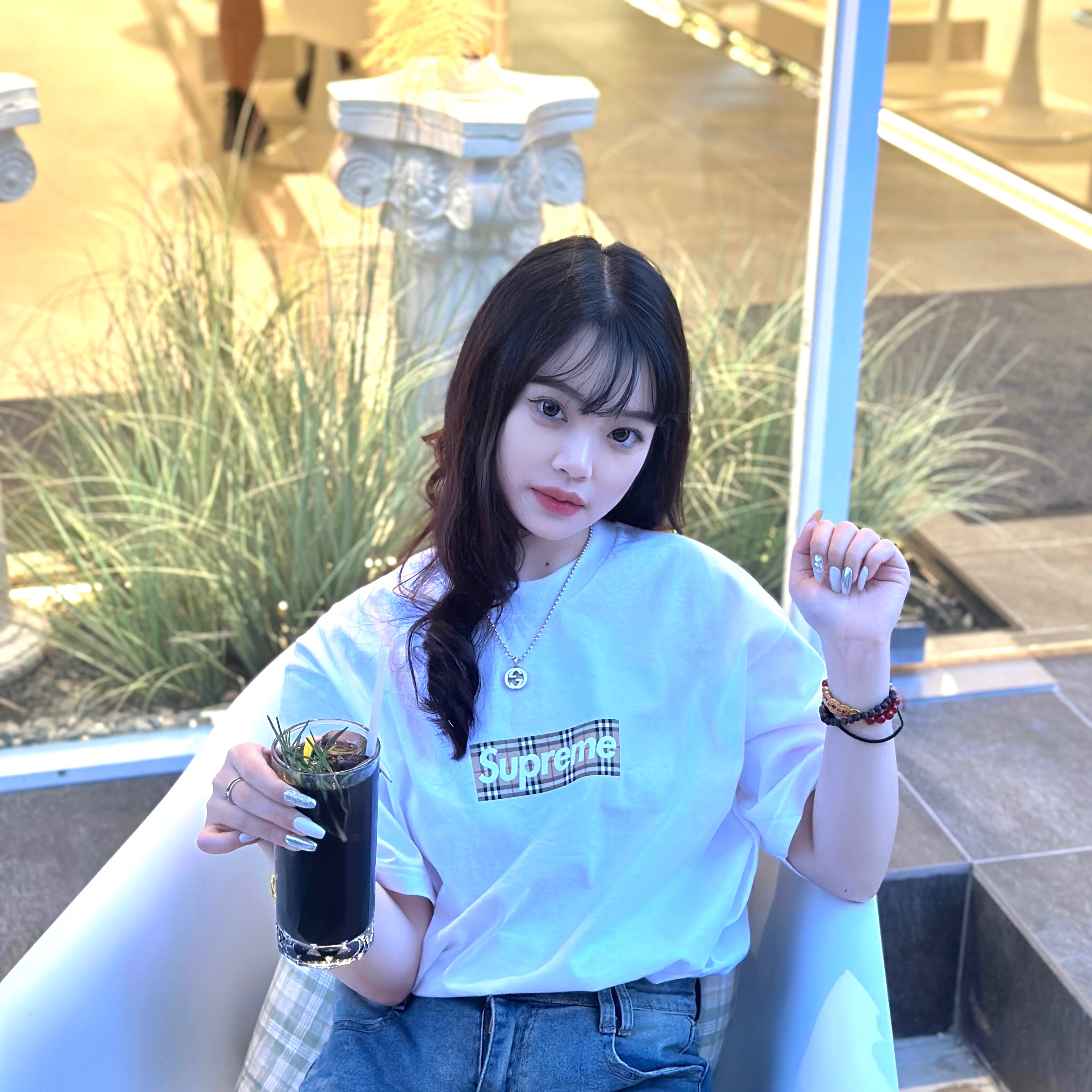 Supreme x Burberry Box Logo T-Shirt White - 22SS, Louis Vuitton Loop Monogram 착용 스타일 - 2