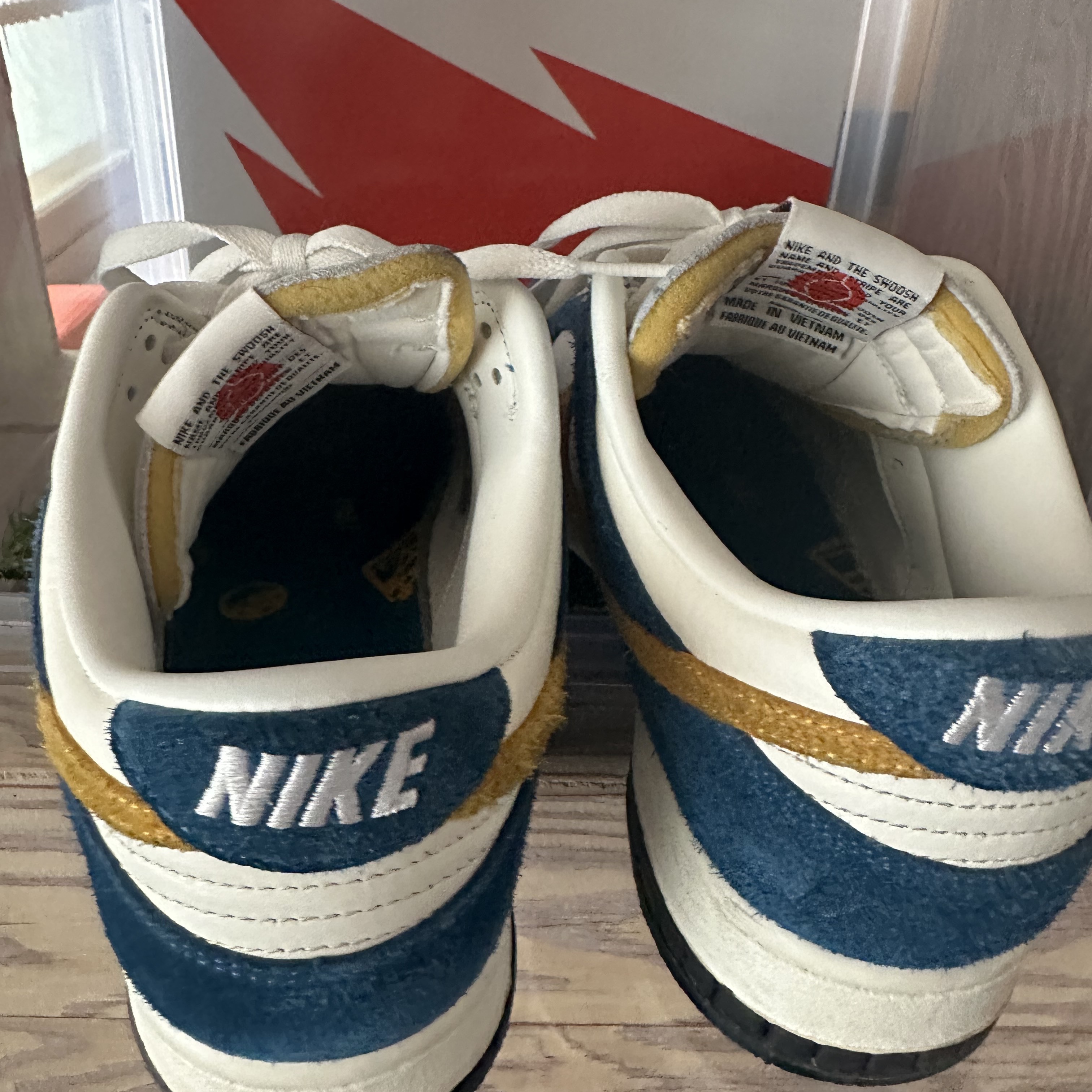 Nike x Kasina Dunk Low 80's Bus, Jordan 1 Retro High OG Defiant SB LA to Chicago 착용 스타일 - 3