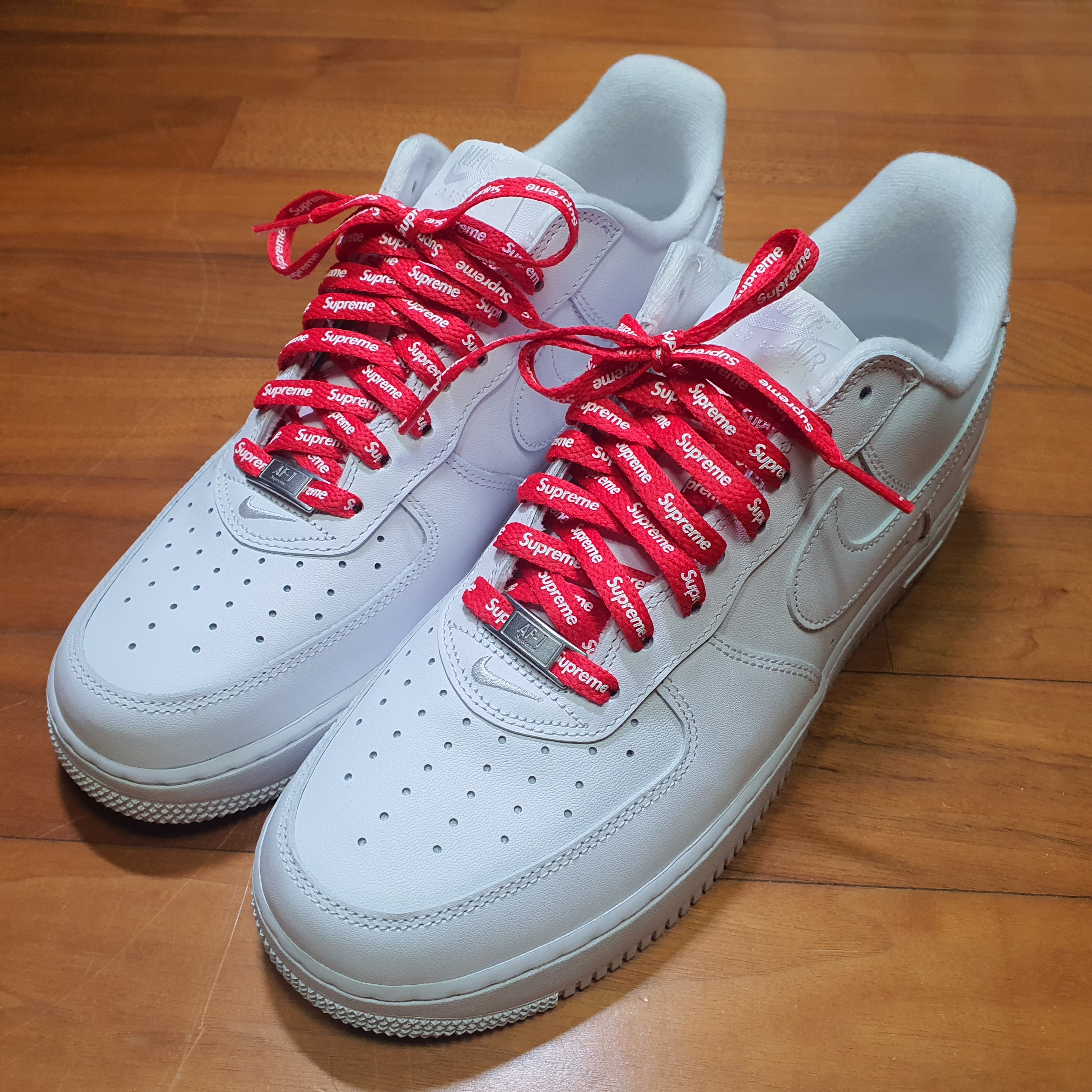 Nike x Supreme Air Force 1 Low White 착용 스타일 - 1