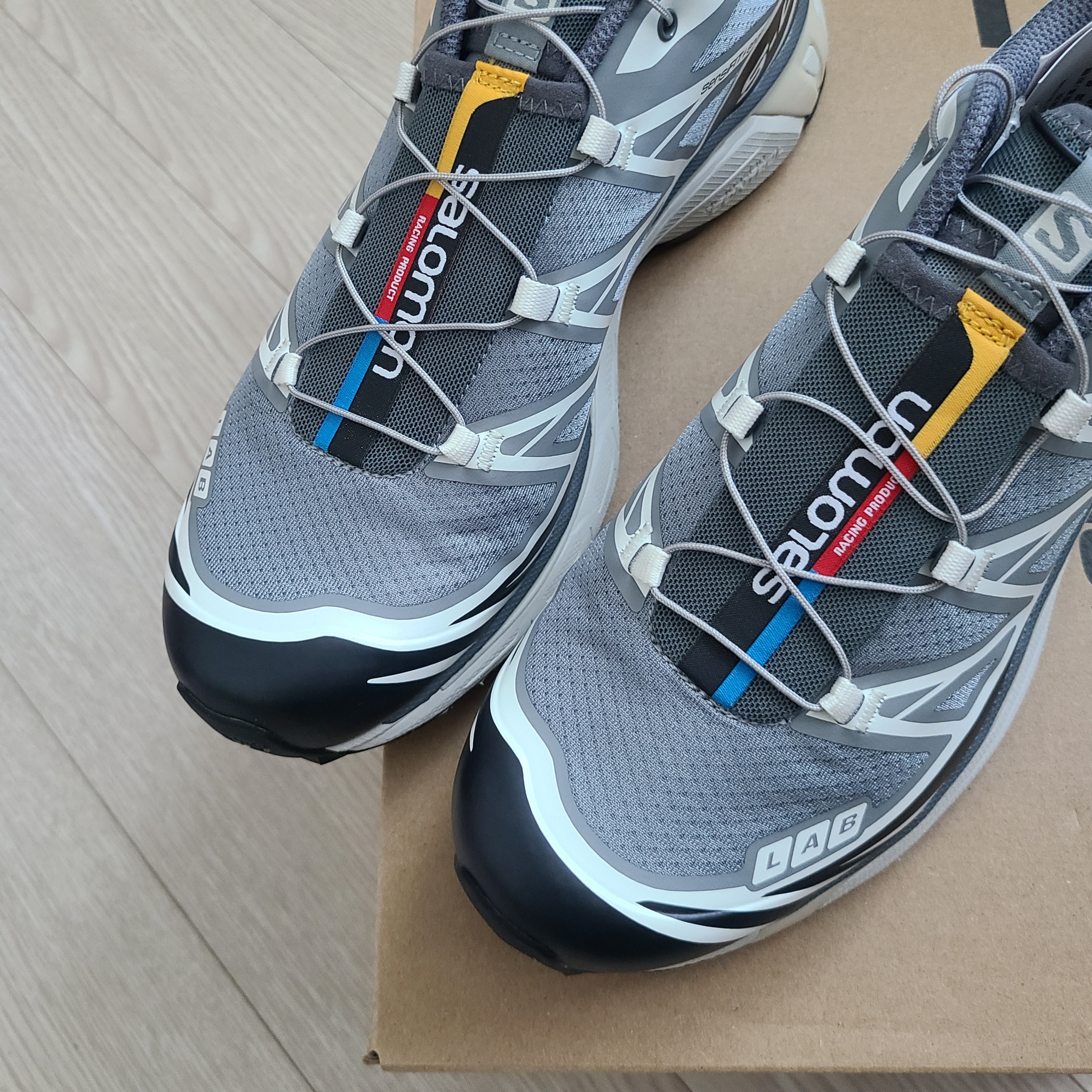 Salomon XT-6 Recut Phantom Vanilla Ice 착용 스타일 - 2