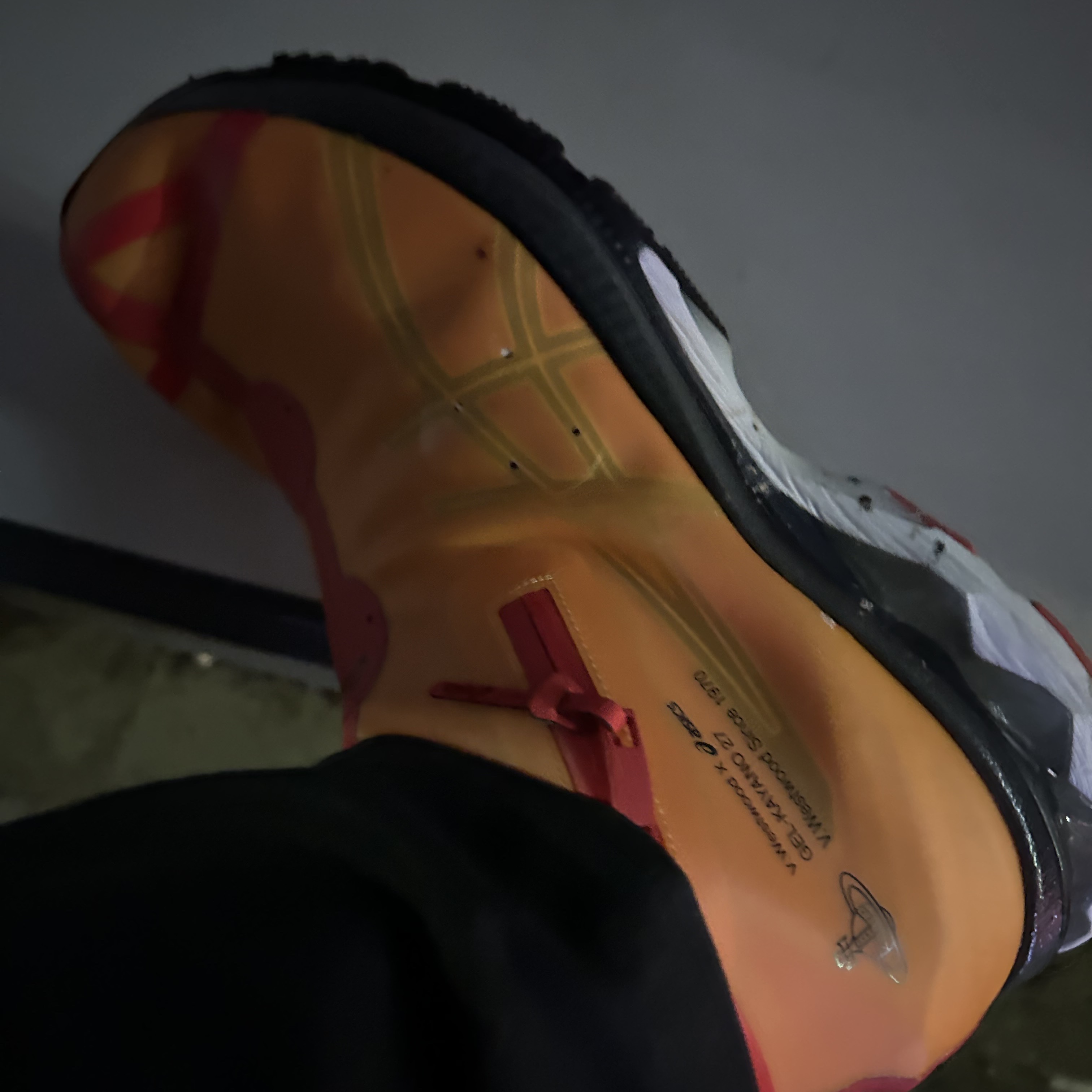Asics x Vivienne Westwood Gel-Kayano 27 LTX Citrus 착용 스타일 - 3