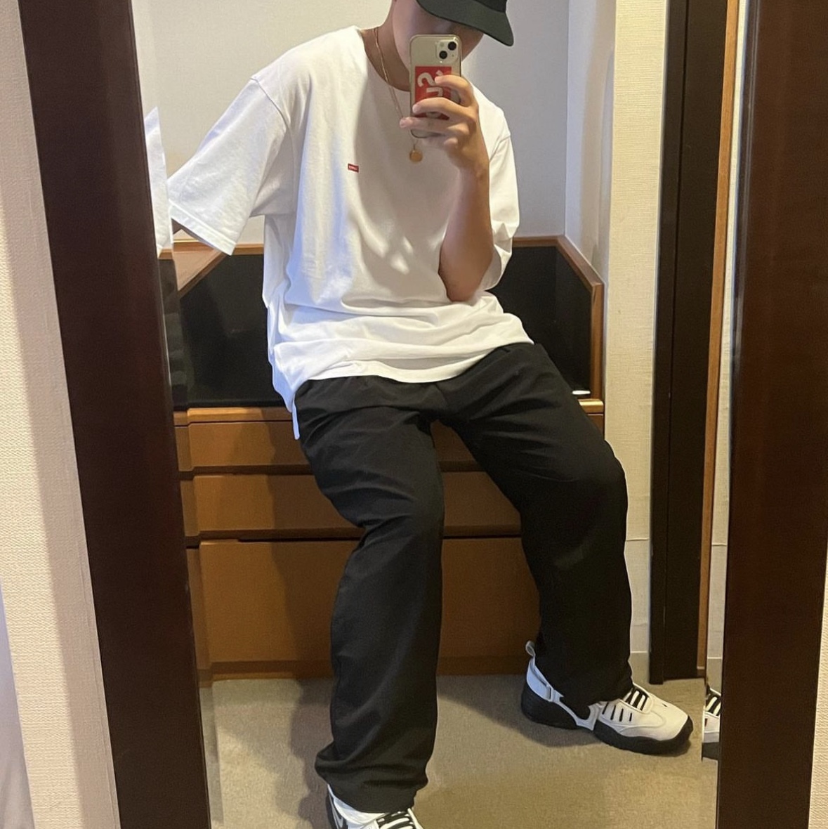 Supreme Small Box T-Shirt White - 24FW 착용 스타일