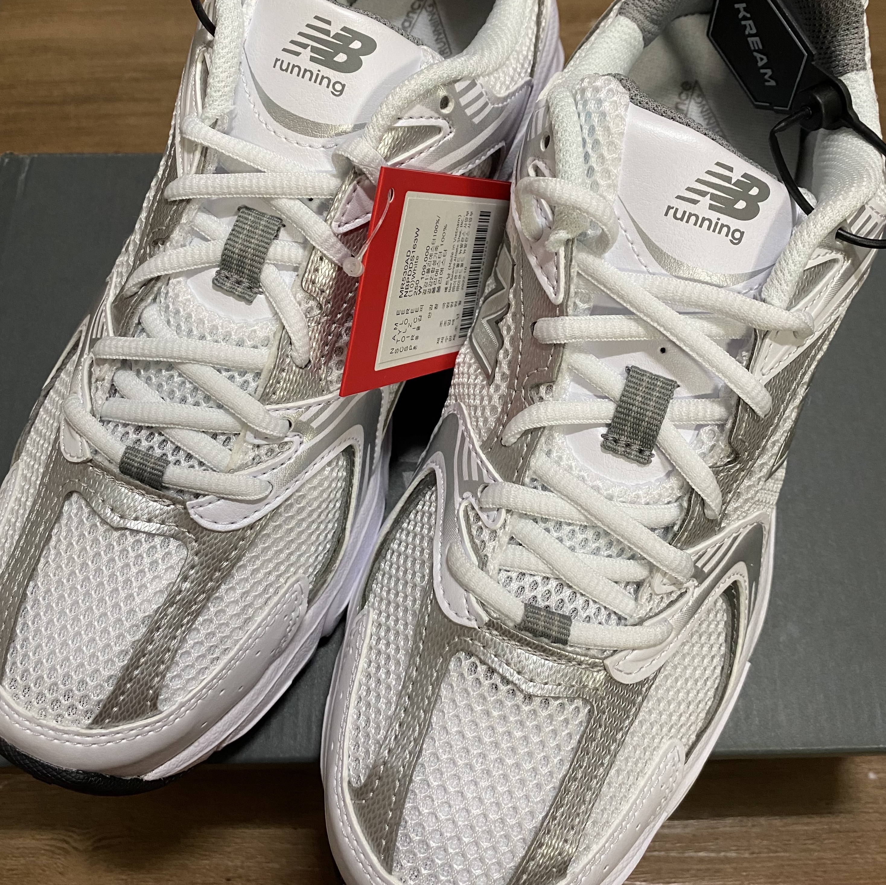 New Balance 530 White Silver 착용 스타일