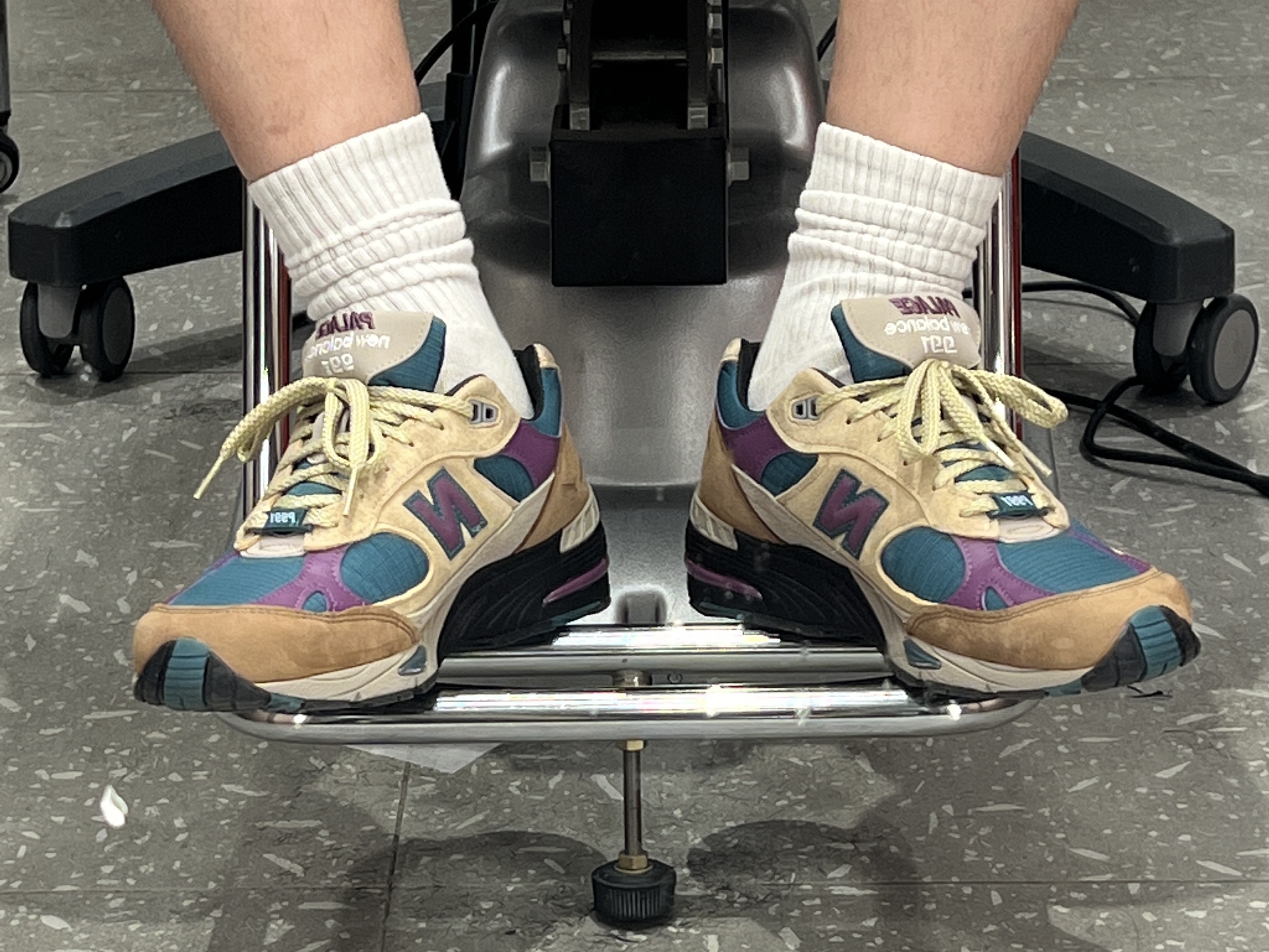 New Balance x Palace 991 Made in UK Teal Brown 착용 스타일 - 3