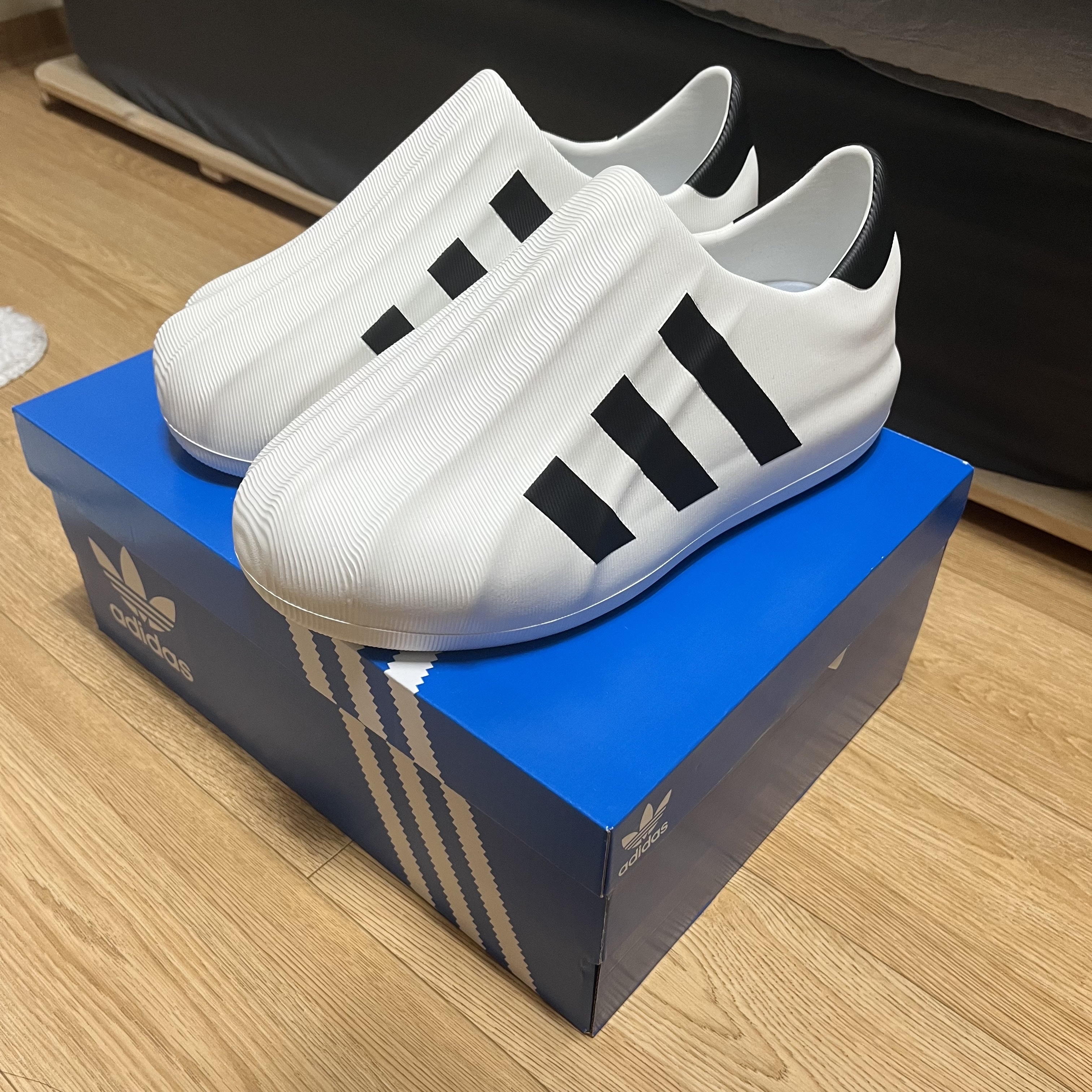 Adidas Adifom Superstar Core White 착용 스타일 - 2