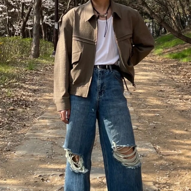 Our Legacy Ladon Leather Keychain Black 착용 스타일 - 1