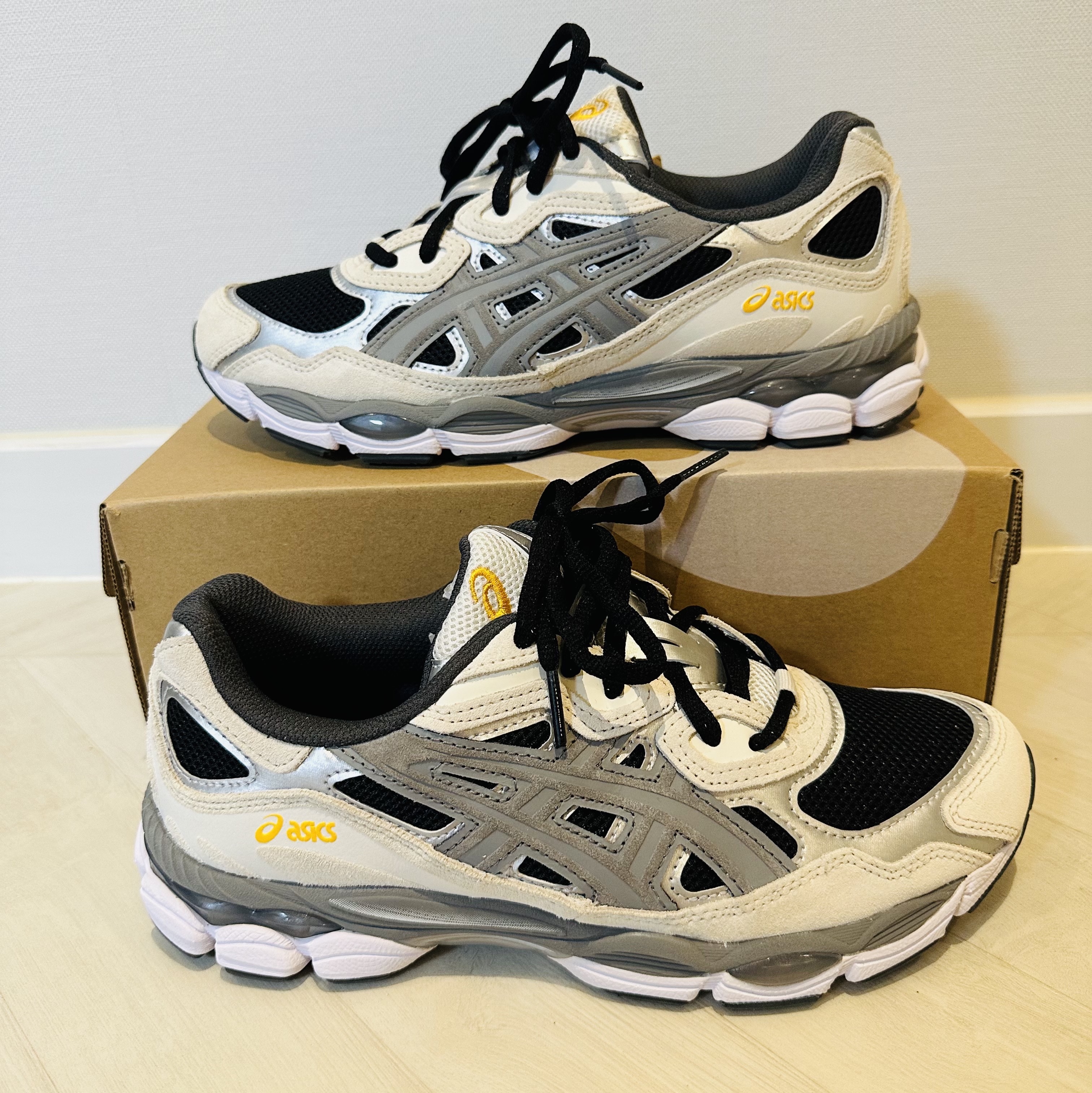 Asics Gel-NYC Black Clay Grey 착용 스타일 - 1
